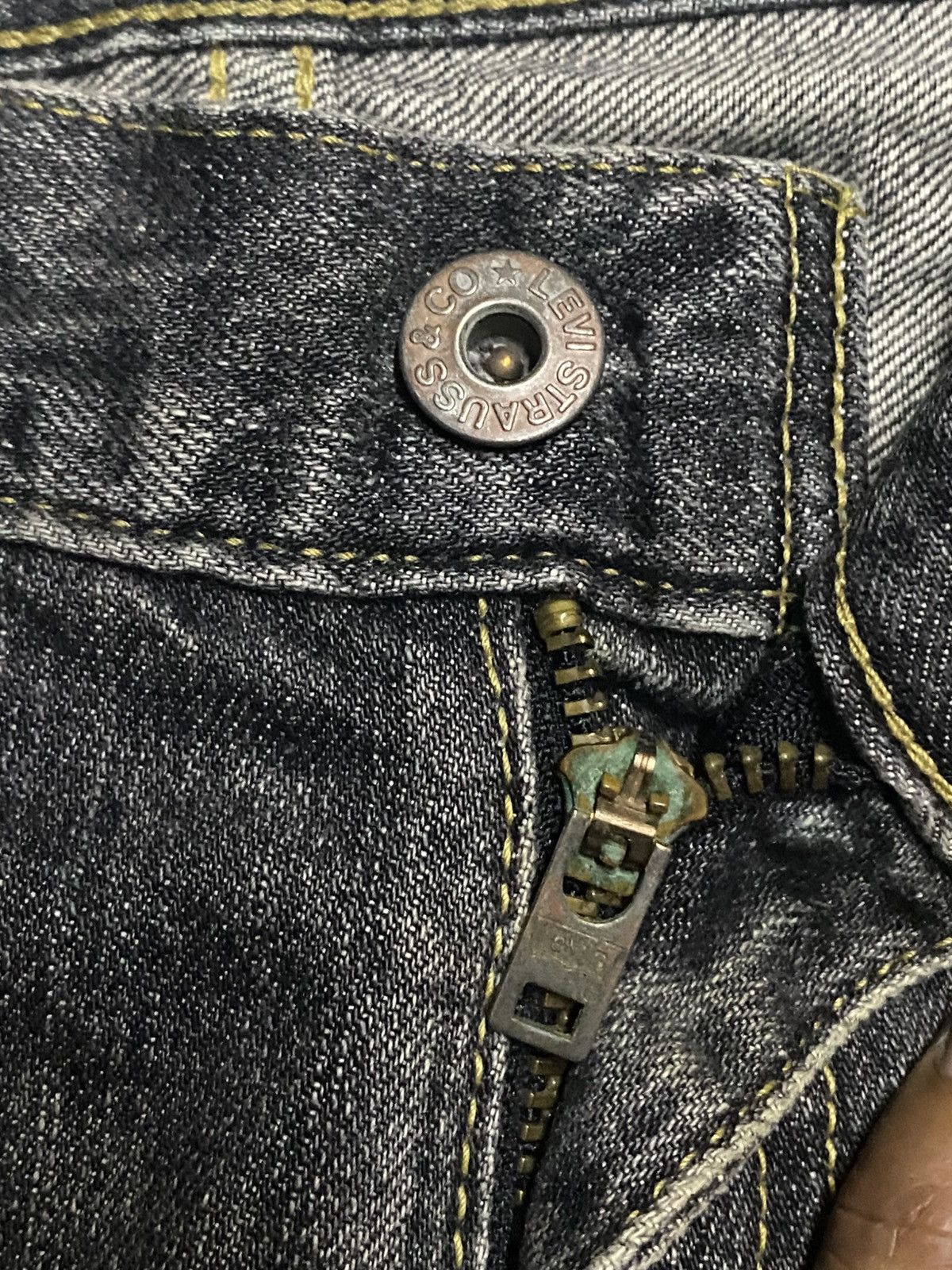 Levi's Vtg Levis 507 Y2K Sanforized Black Distressed Flare Jeans Size US 30 / EU 46 - 11 Thumbnail