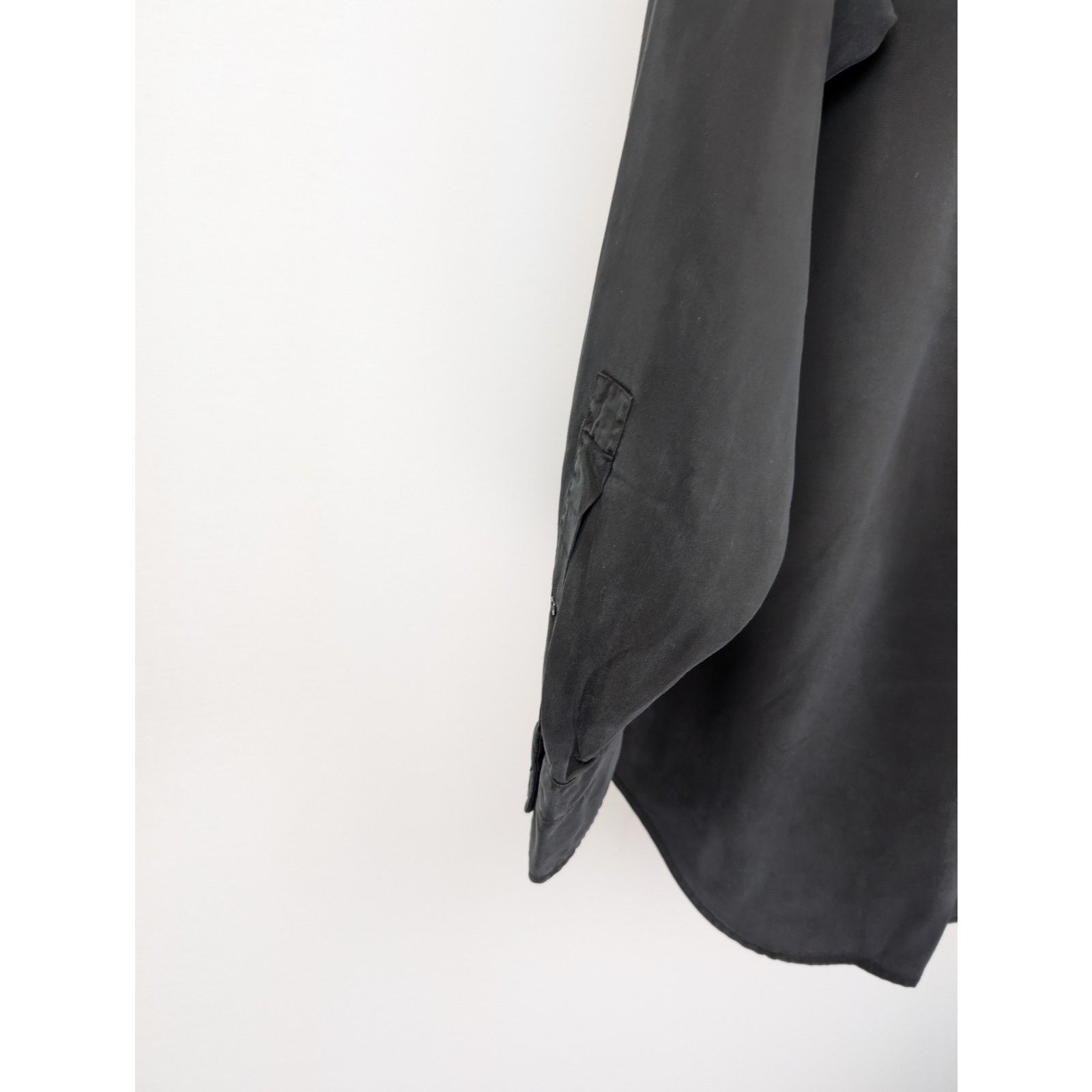 o1rshd1 Button Up Shirt in Black