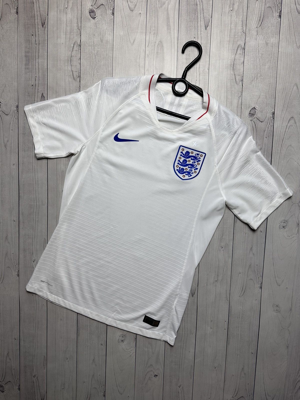 Nike England soccer jersey size S logo