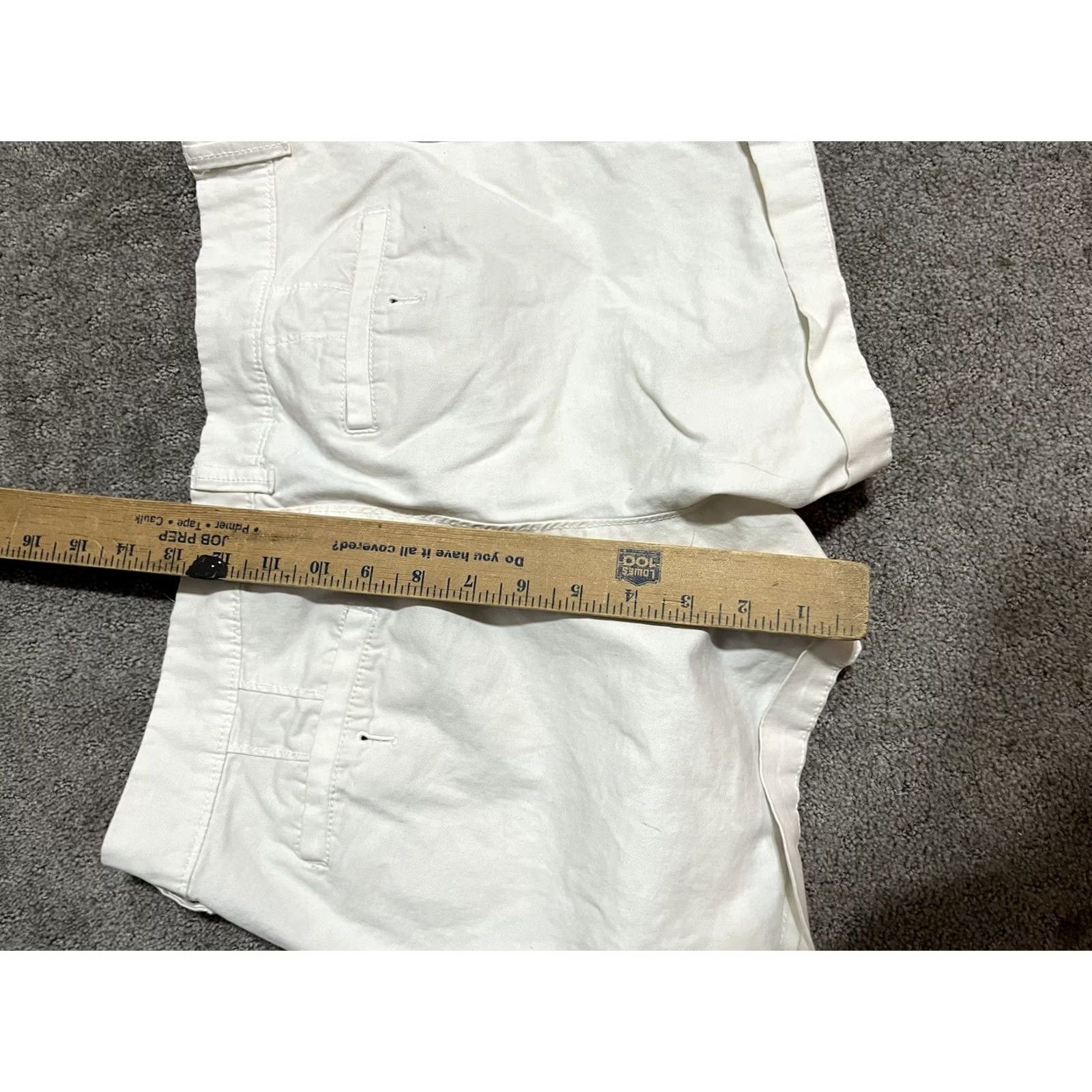Old Navy Old Navy White Low Rise Shorts Women Size 10 Chino Casual Cotton Blend Spandex Size 32" / US 10 / IT 46 - 4 Thumbnail