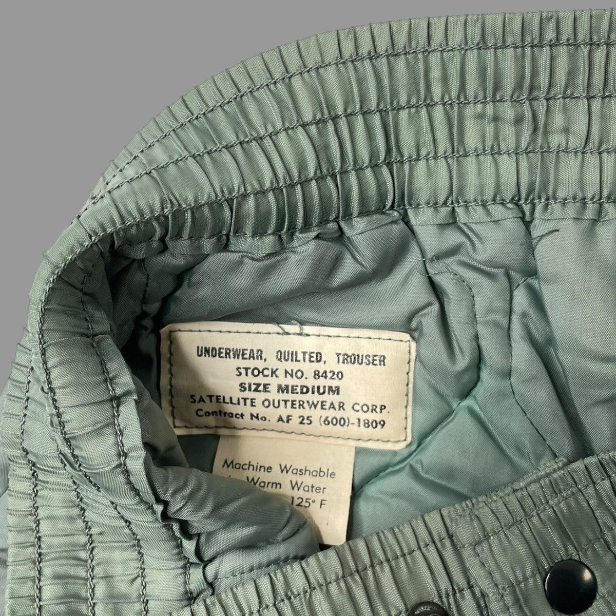 Vintage Vintage 1960s military quilted trousers Size US 32 / EU 48 - 4 Thumbnail
