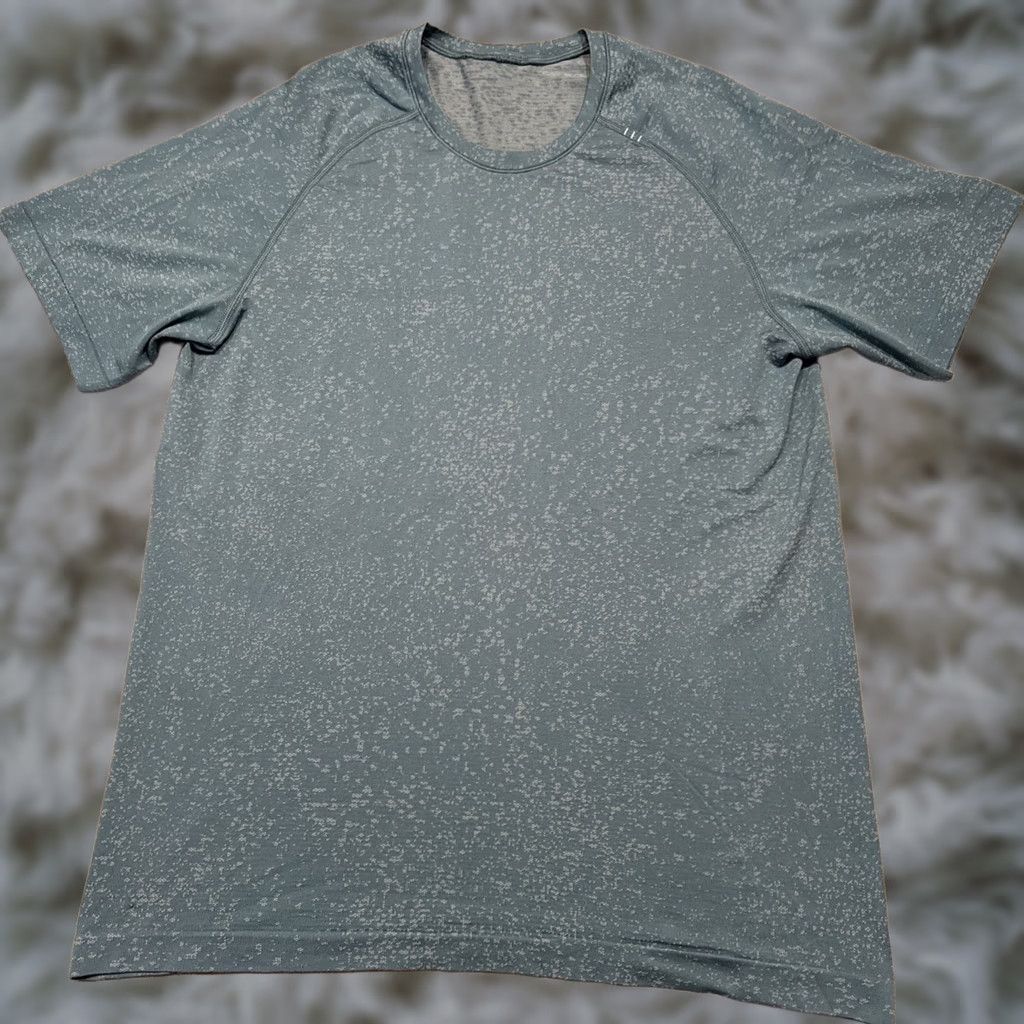 Lululemon Lululemon Metal Vent Tech Shirt Mens Large Blue Training Casual Gym Workout Size US L / EU 52-54 / 3 - 1 Thumbnail