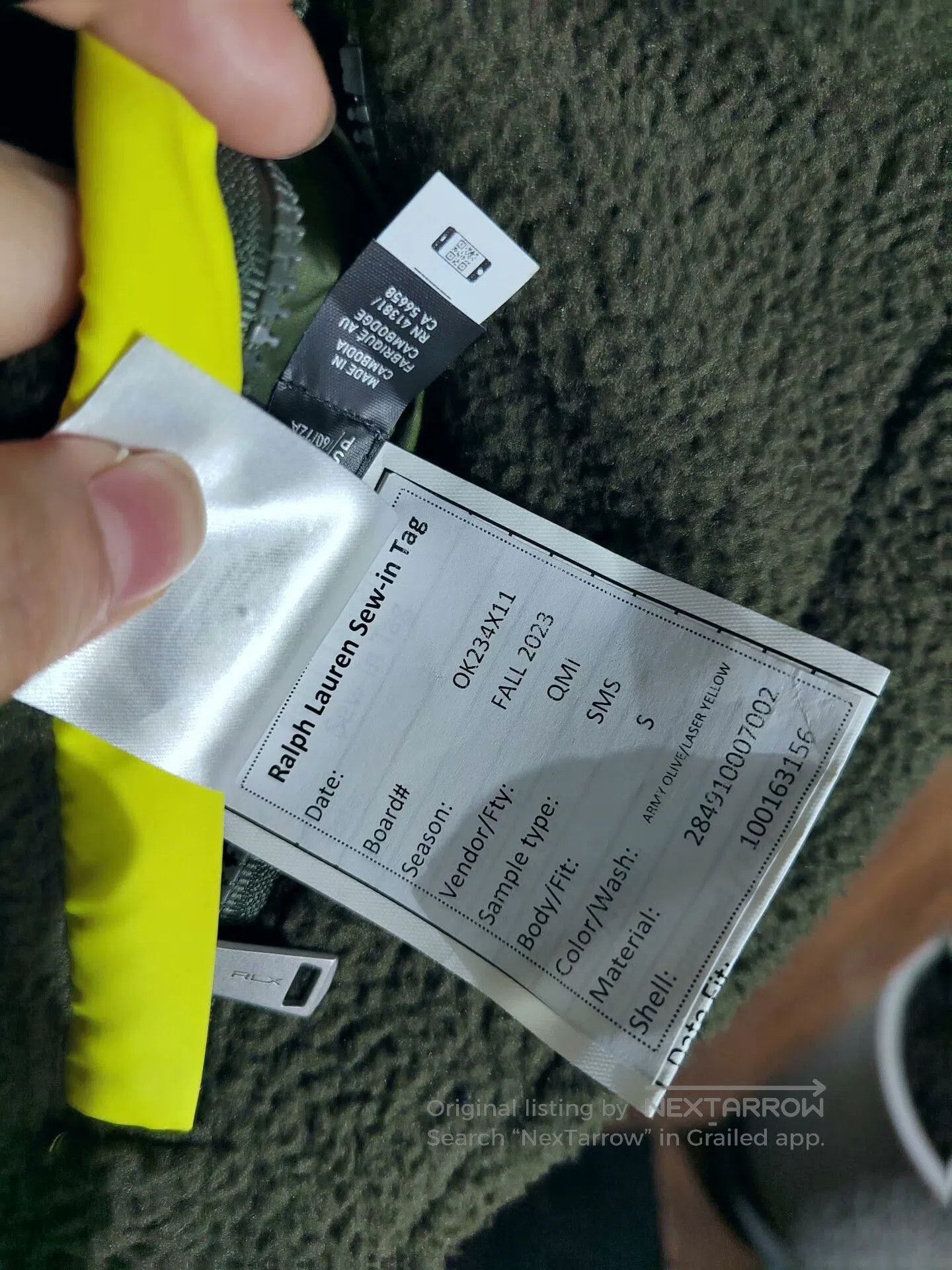 RLX Ralph Lauren RLX Reversible Vest in Neon Yellow. Size US S / EU 44-46 / 1 - 5 Thumbnail