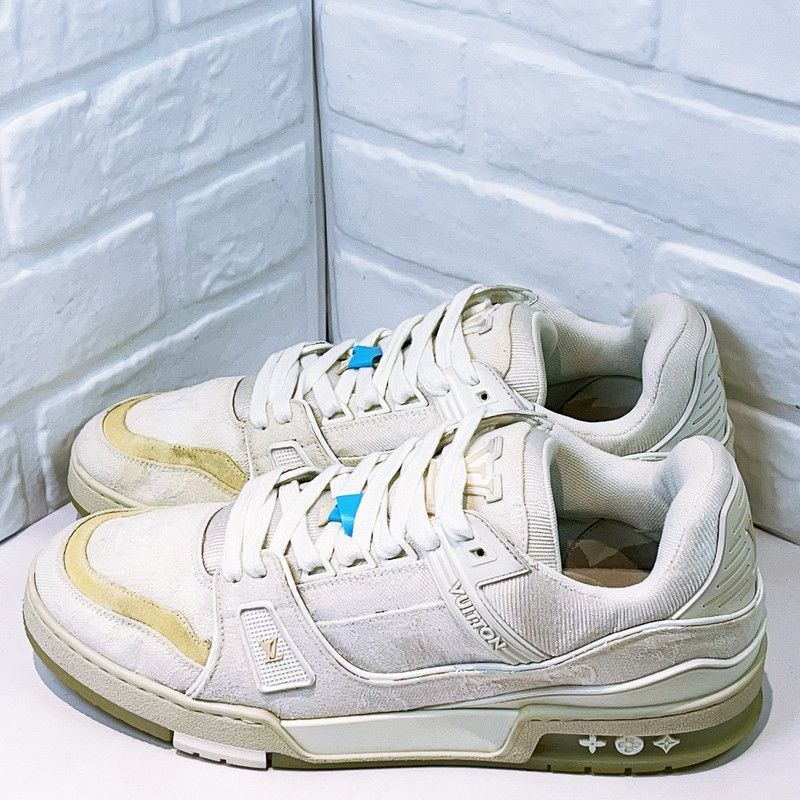 Louis Vuitton Louis Vuitton Classic Logo Trainer Sneakers for Men 0079 Size US 9.5 / EU 42-43 - 1 Thumbnail