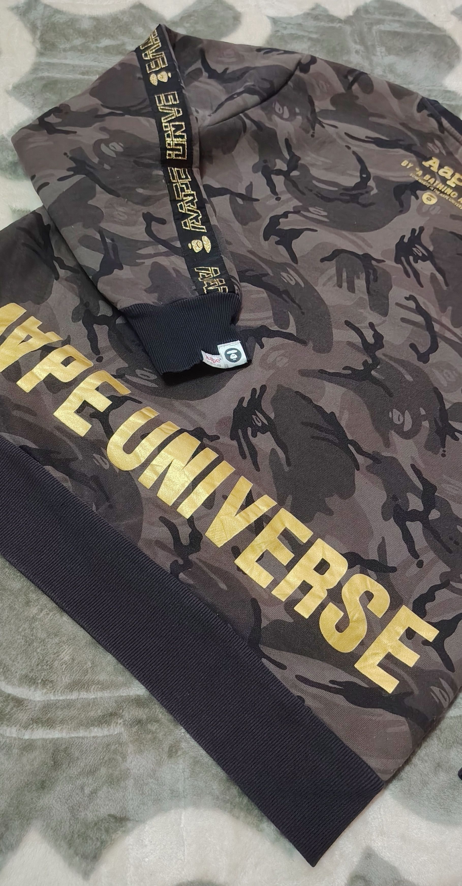 Aape AAPE By A Bathing Ape 2018 CNY Universe Camo Sweatshirt Size US XL / EU 56 / 4 - 11 Thumbnail