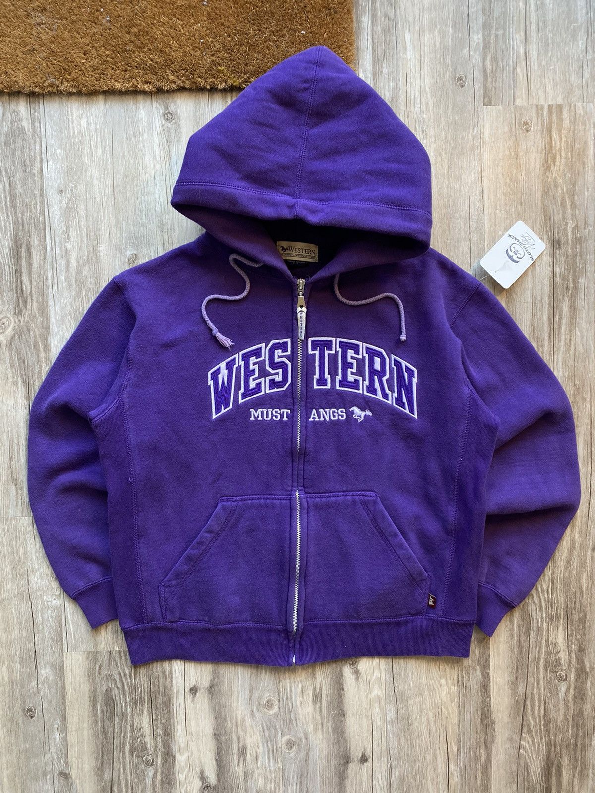 Other Vintage 90s Western University Mustangs Embroidered Hoodie Size US S / EU 44-46 / 1 - 1 Thumbnail