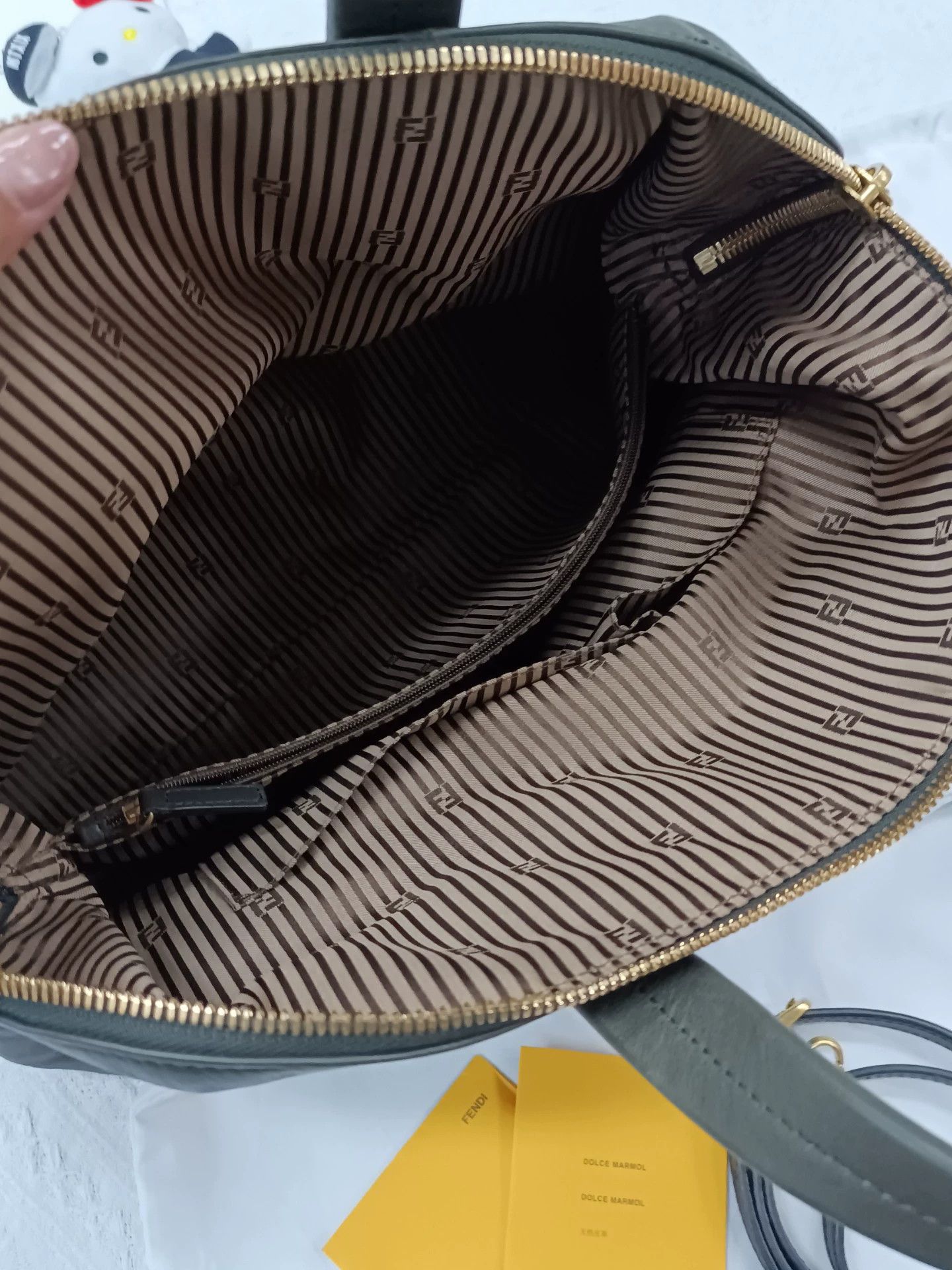 Fendi Fendi Green Gold Hardware Handbag 38x30-42 Dust Bag Strap Size ONE SIZE - 7 Thumbnail