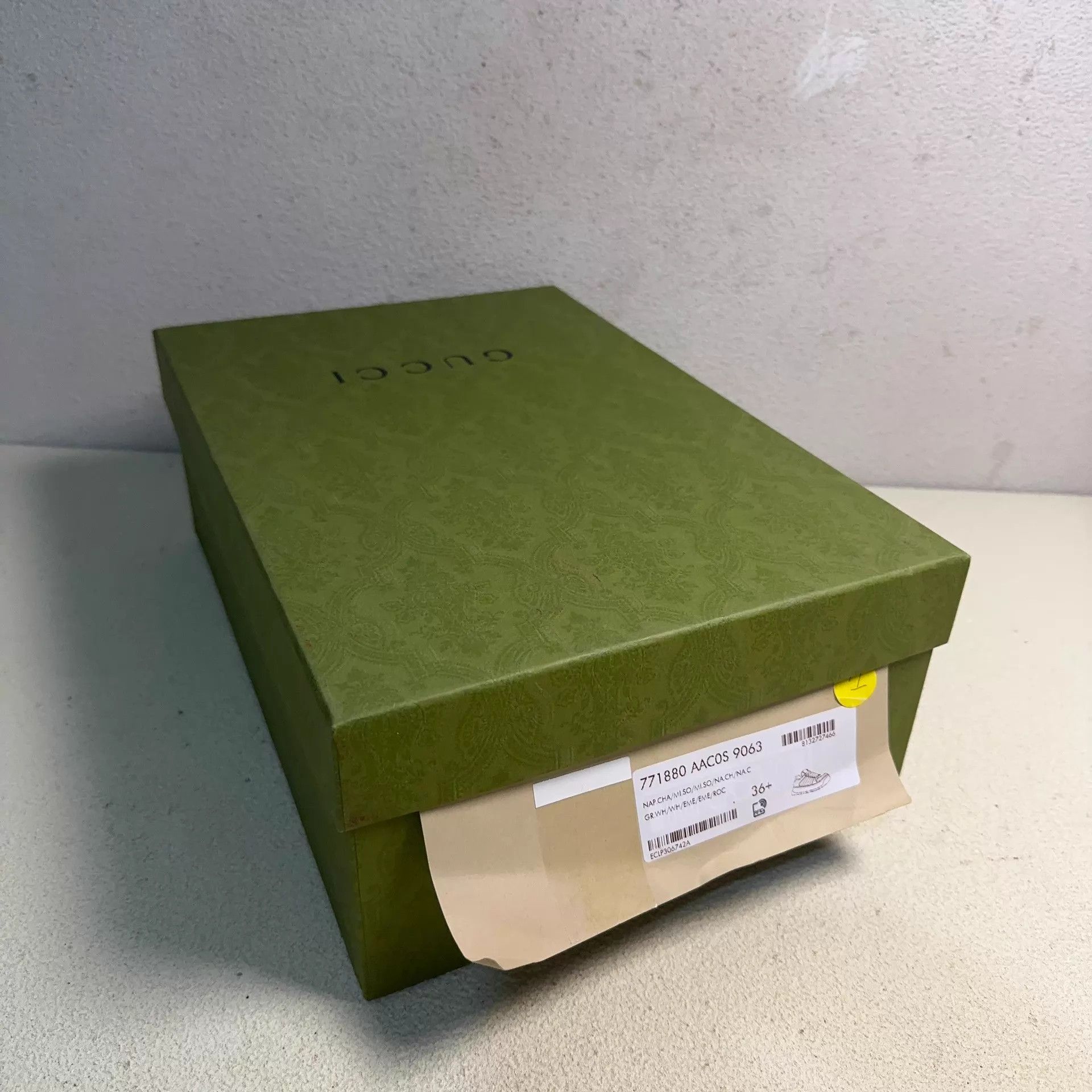 Gucci GUCCI Screener women's white sneaker Size US 6 / IT 36 - 6 Thumbnail