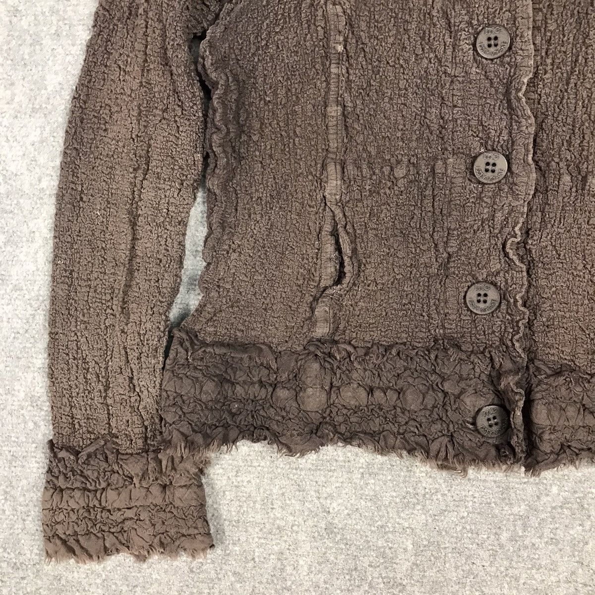 Issey Miyake ISSEY MIYAKE ME WOMEN WRINKLED BUTTON CROPPED JACKET Size S / US 4 / IT 40 - 3 Thumbnail