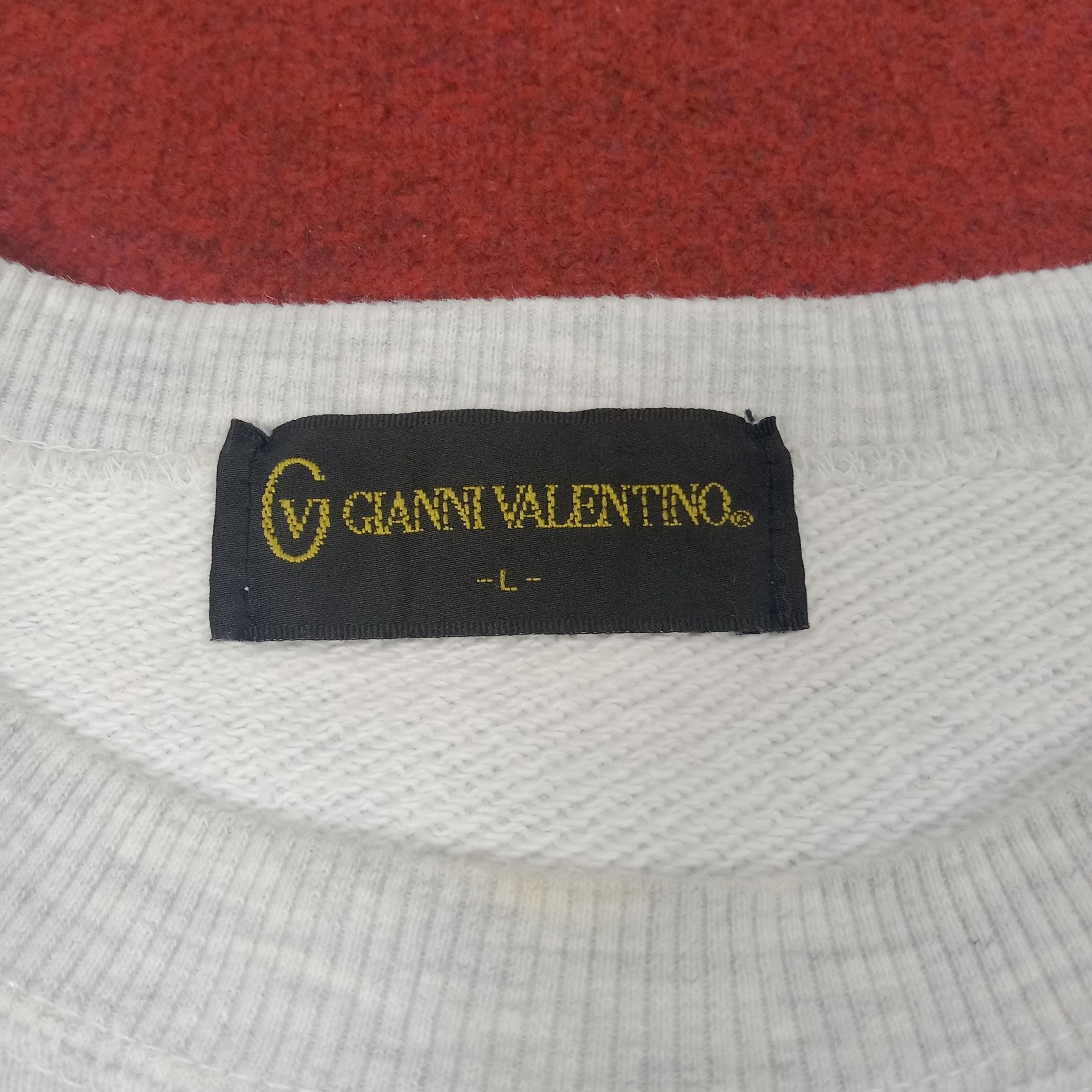 Gianni Valentino × Valentino × Vintage Gianni Valentino Center Logo Spell Out Design Sweatshirt Size US L / EU 52-54 / 3 - 6 Thumbnail