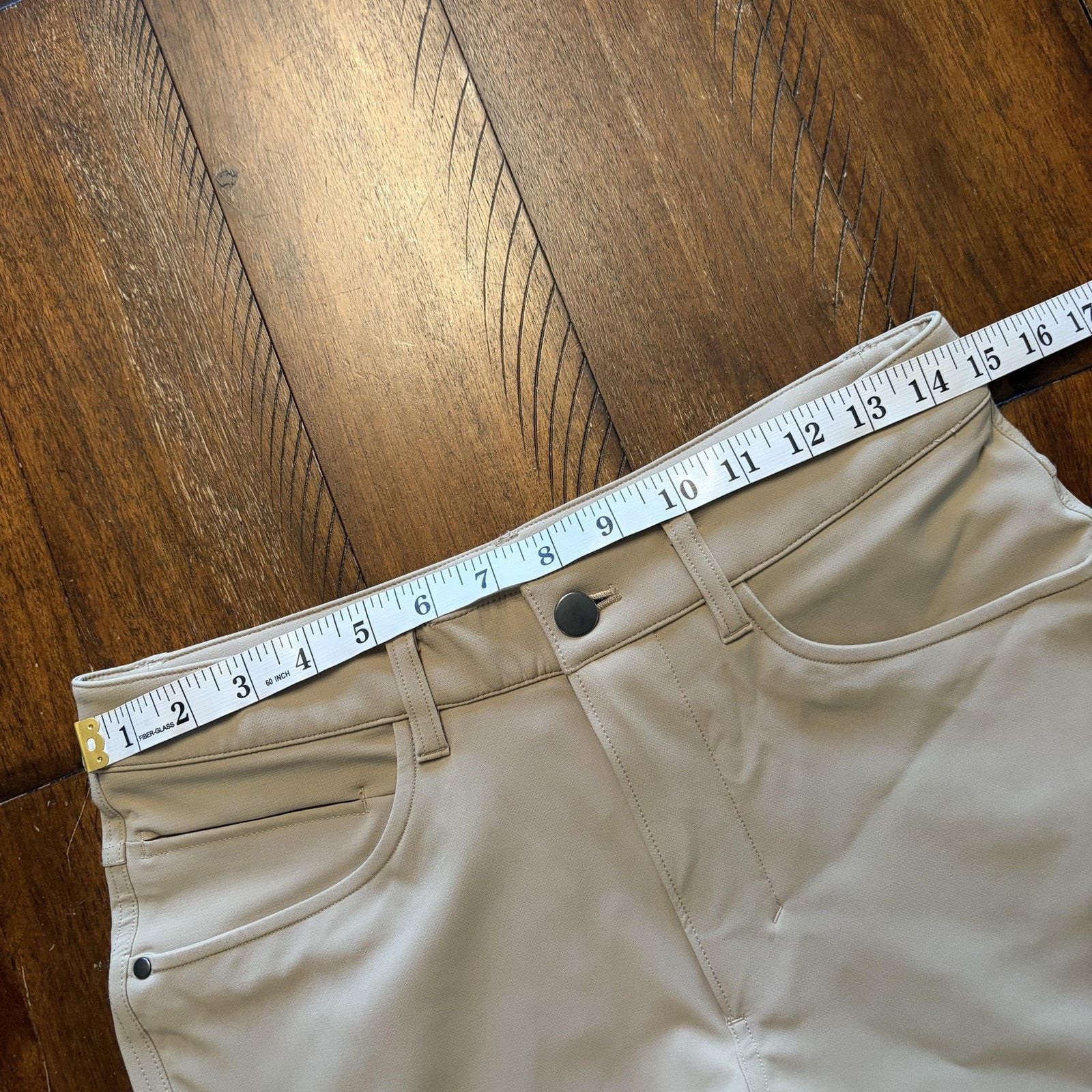 Lululemon Lululemon Shorts 28 Beige Stretch Chino 5 Pocket 10 Inseam Size US 28 / EU 44 - 5 Thumbnail