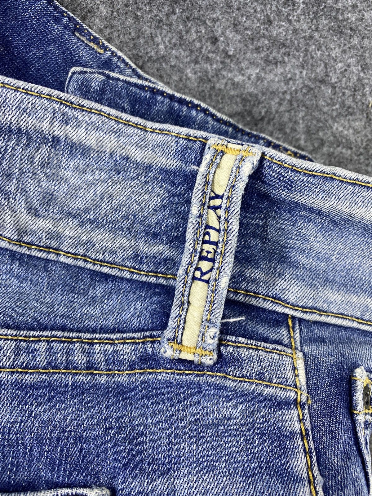 Jean × Replay Vintage Replay Distressed Blue Wash Denim- J1128 Size US 31 - 17 Thumbnail