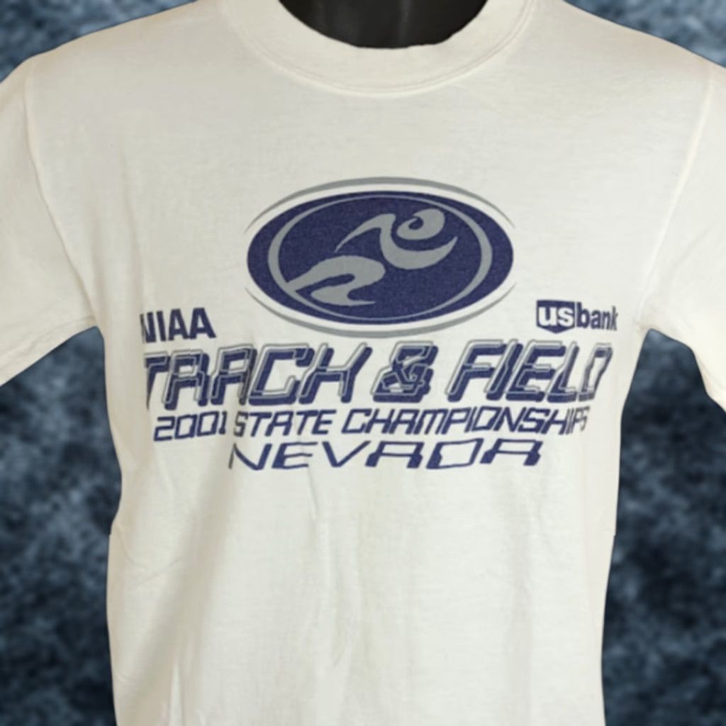 Gildan VINTAGE NIAA Track & Field T Shirt Mens Size Small Y2K 2001 Nevada Championship White Gildan Short Sleeve Crew Neck Running Shirt Size US S / EU 44-46 / 1 - 1 Thumbnail