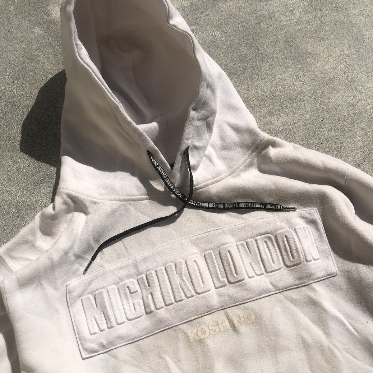 Japanese Brand Michiko Koshino London Hoodie white on white Size US M / EU 48-50 / 2 - 2 Thumbnail