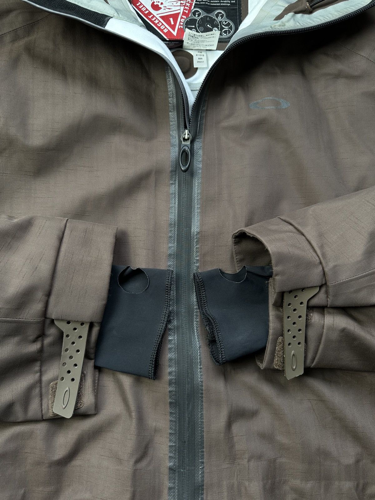 Oakley Rare Vintage Oakley Rocket Fuel Gorpcore Jacket Hooded Size US L / EU 52-54 / 3 - 10 Thumbnail