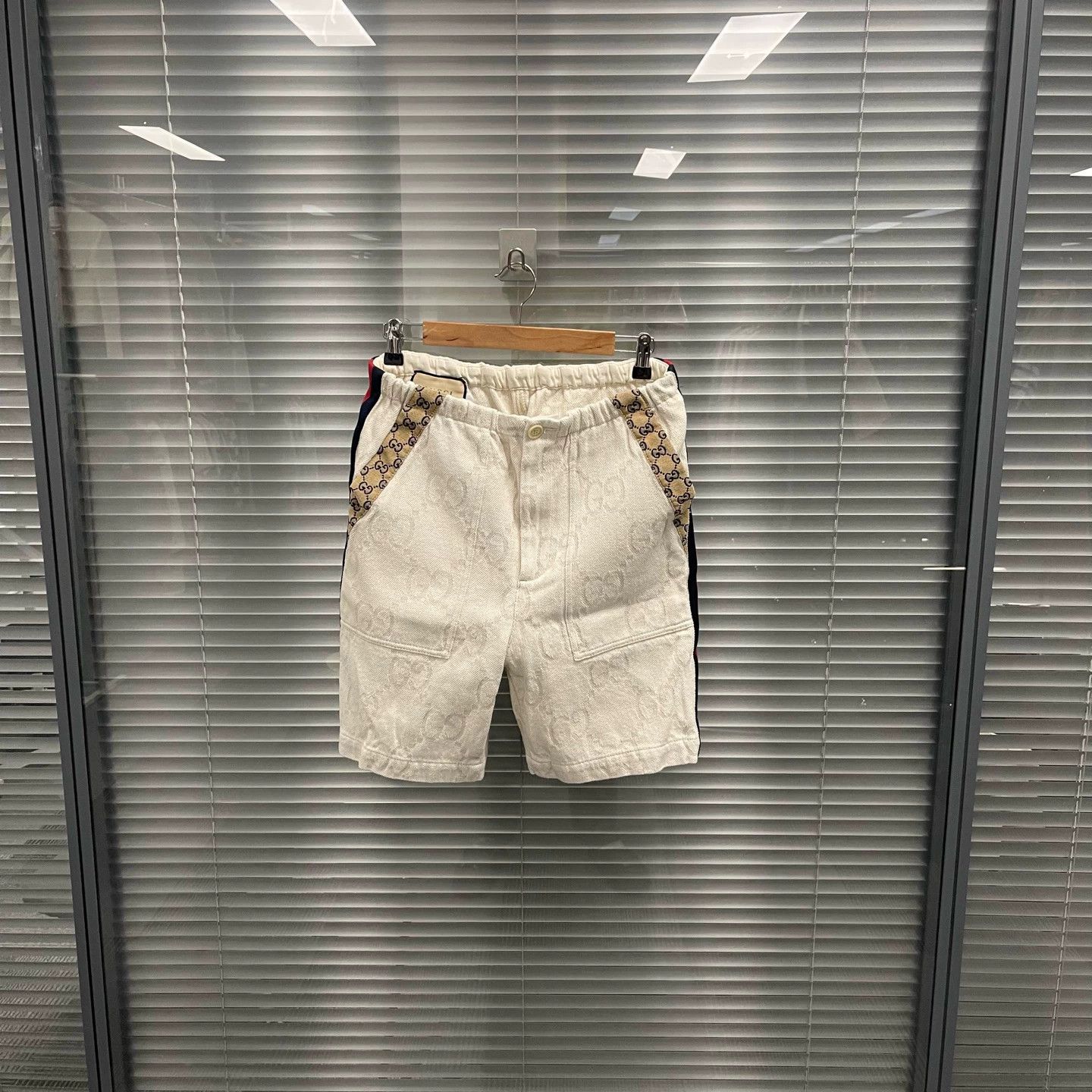 Gucci Gucci Beige GG Print Casual Shorts 48 New Size US 32 / EU 48 - 1 Thumbnail