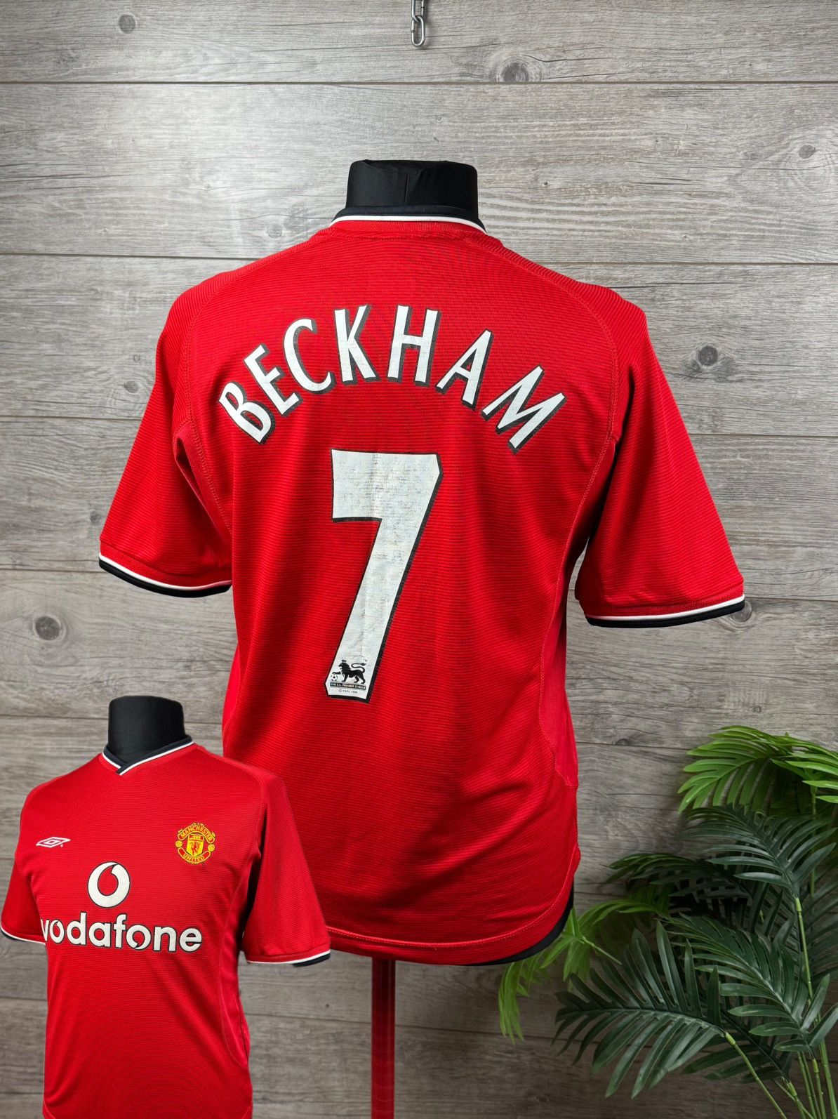 Umbro 2000 / 2002 Manchester United - Beckham #7 Umbro Archive Size US M / EU 48-50 / 2 - 3 Thumbnail