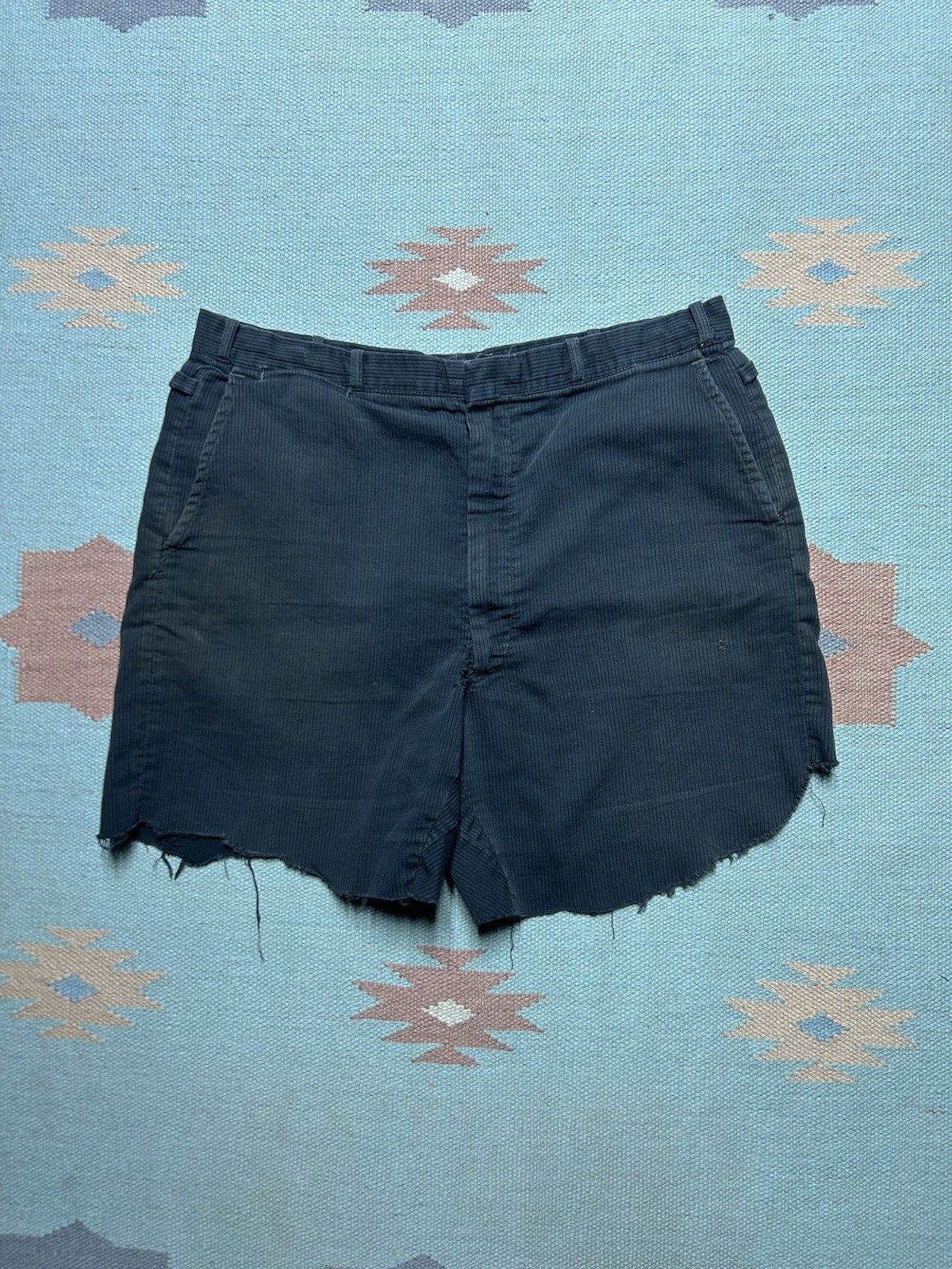 Vintage Vintage 50s black pique shorts cut off side cinch buckle 34 Size US 34 / EU 50 - 1 Thumbnail