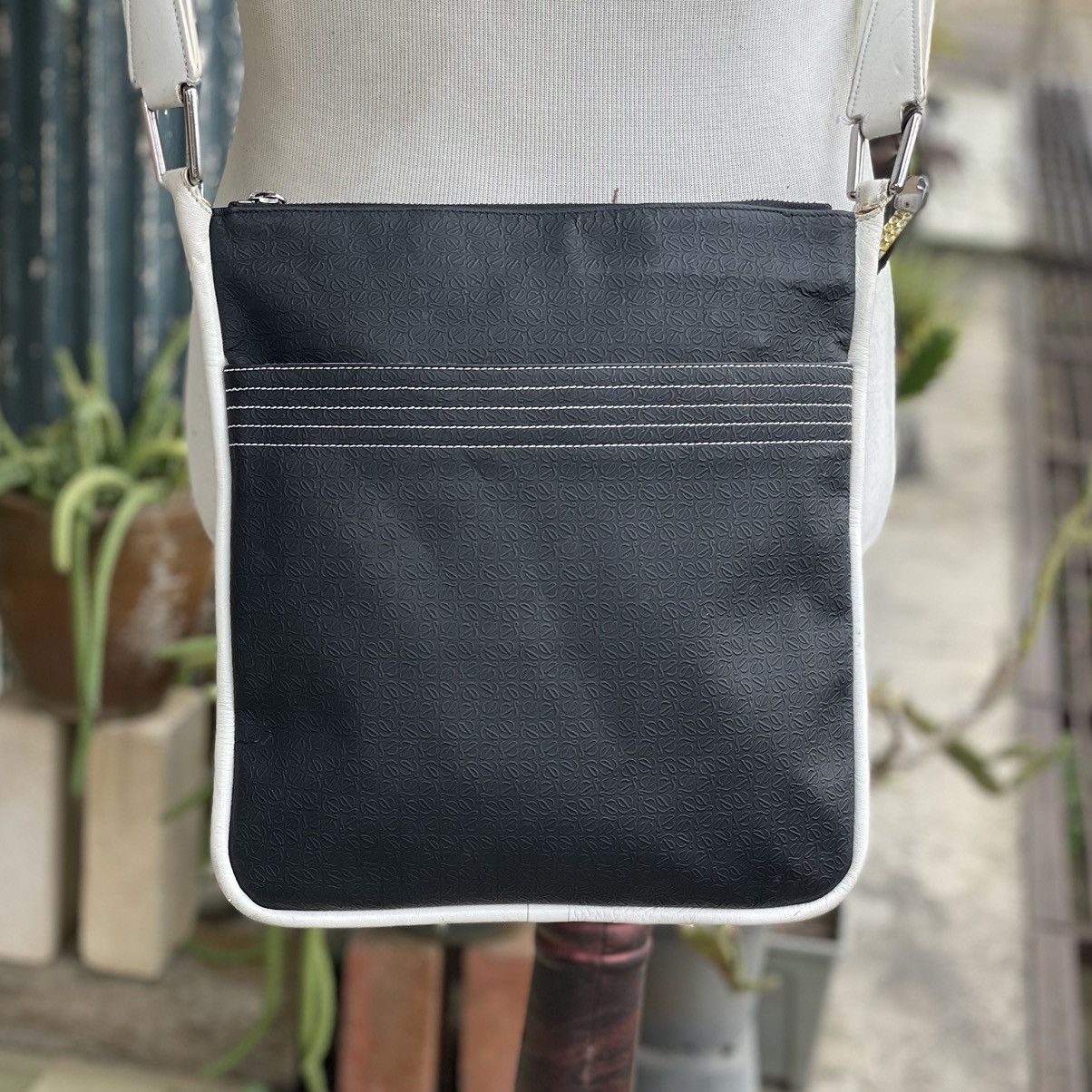 Loewe Loewe Repeat Anagram Embossed Unisex Crossbody Size ONE SIZE - 2 Thumbnail