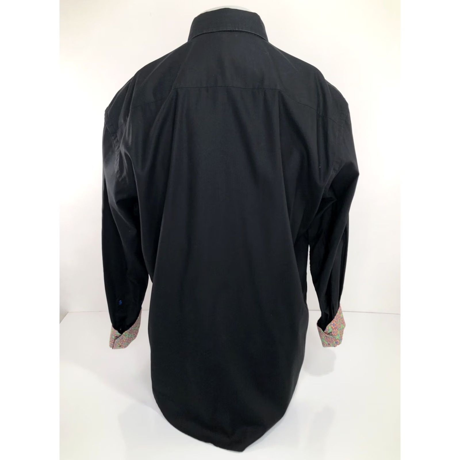 Robert Graham Robert Graham Embroidered Floral Silk Shirt L Button-Up Men Long Sleeve Black Silk Embroidered Floral Pattern Shirt Size US L / EU 52-54 / 3 - 4 Thumbnail
