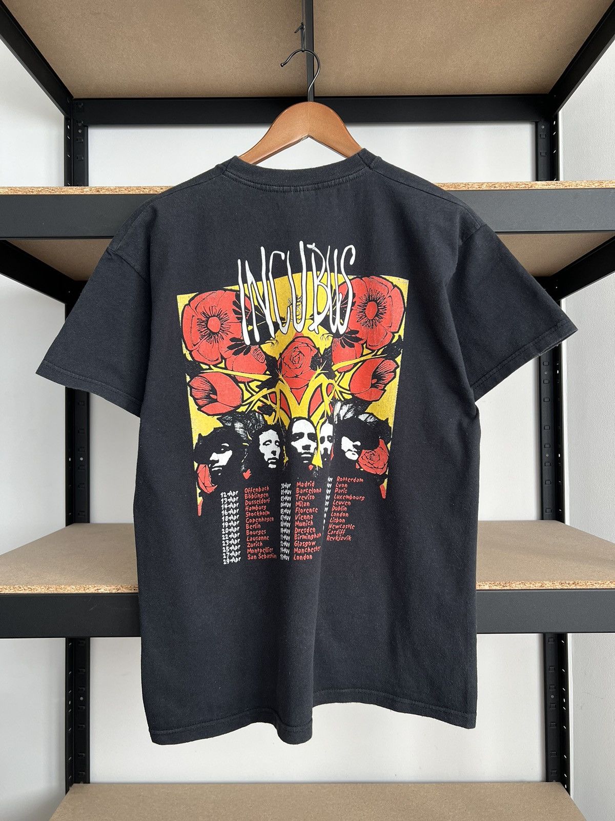 Band Tees Vintage 2004 Incubus A Crow Left of the Murder Tour T-shirt Size US L / EU 52-54 / 3 - 2 Thumbnail