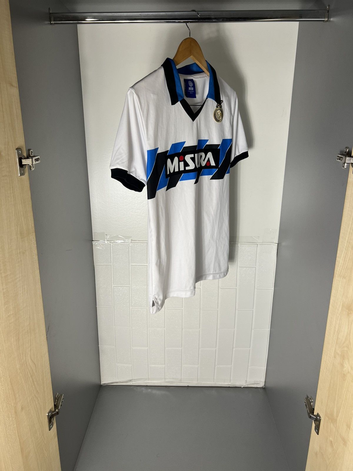 Vintage VERY RARE INTER MILAN ITALY SOCCER JERSEY RETRO BLOKE 90s Size US S / EU 44-46 / 1 - 7 Thumbnail