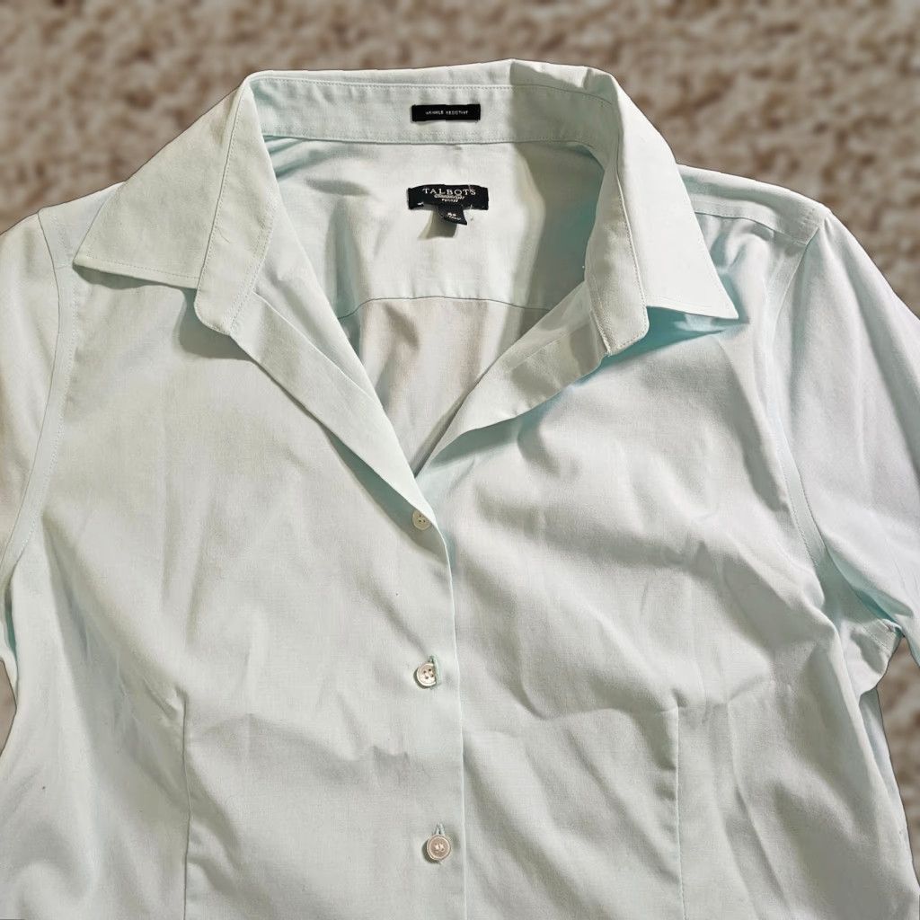 Vintage Foxcroft Top Shirt Womens 6 Petite Green Button Long Sleeve Career Basic Non-Iron Blouse / Foxcroft / 6P / Green / Petite / Women’s Size M / US 6-8 / IT 42-44 - 1 Thumbnail