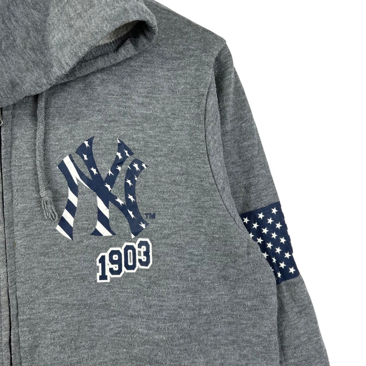 MLB MLB YANKEES Gray Zip Hoodie Relaxing Wear Zipper Size US L / EU 52-54 / 3 - 5 Thumbnail