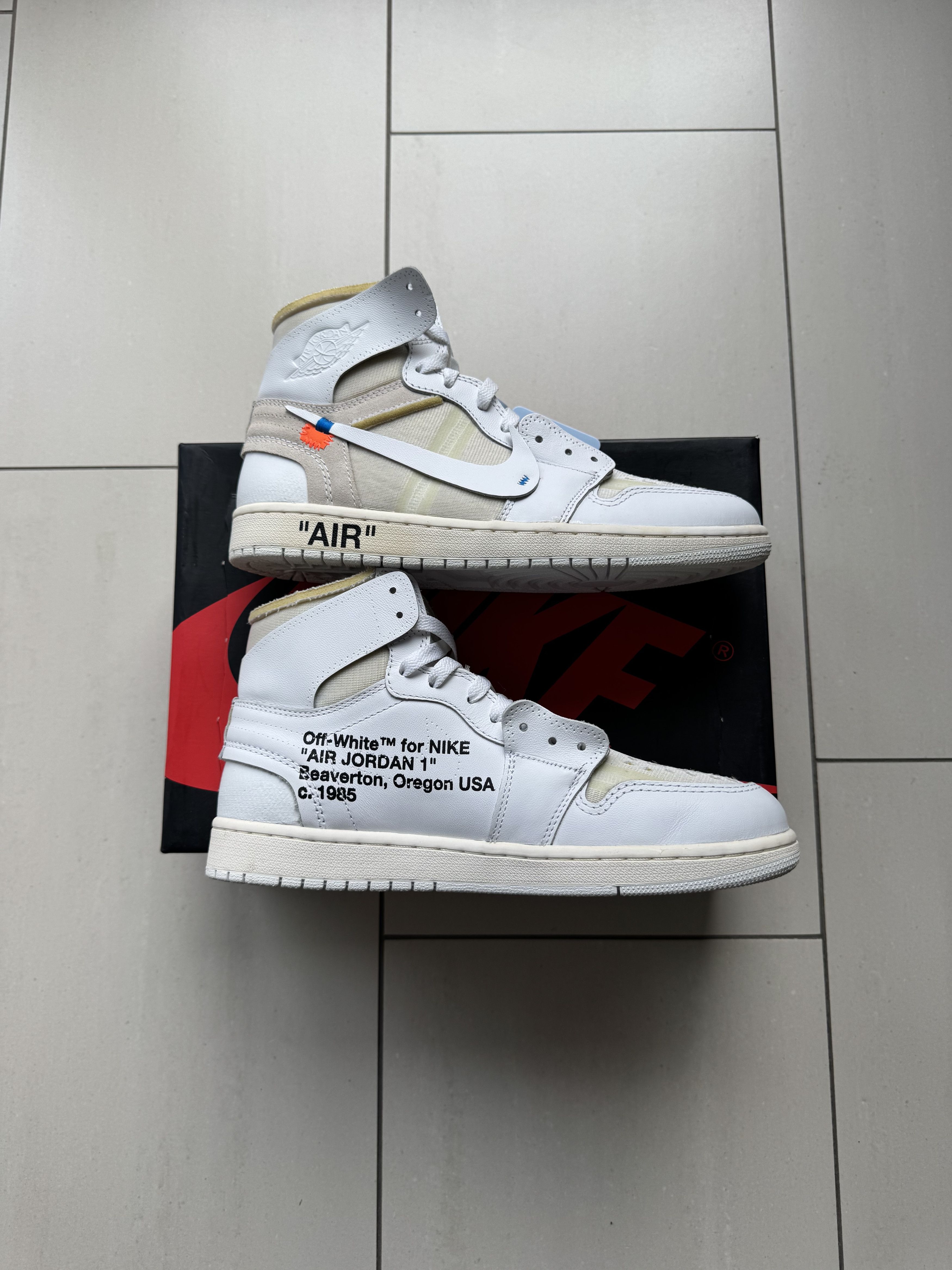 Nike × Off-White Jordan 1 Retro High Off-White Euro Size US 9.5 / EU 42-43 - 4 Thumbnail