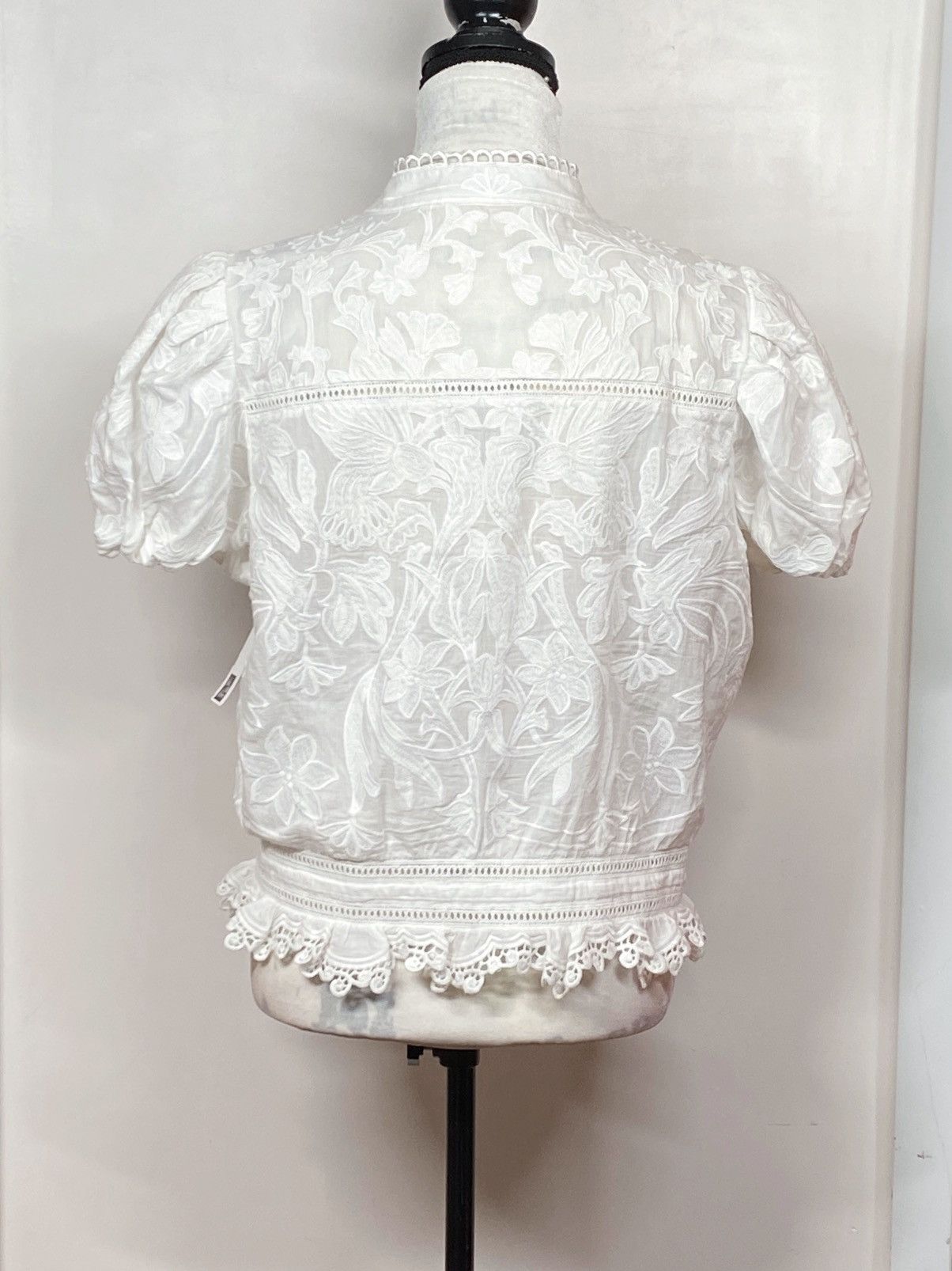 Alice + Olivia ALICE + OLIVIA Loryn Embroidered Short-Sleeve Blouse size XL Size XL / US 12-14 / IT 48-50 - 10 Thumbnail