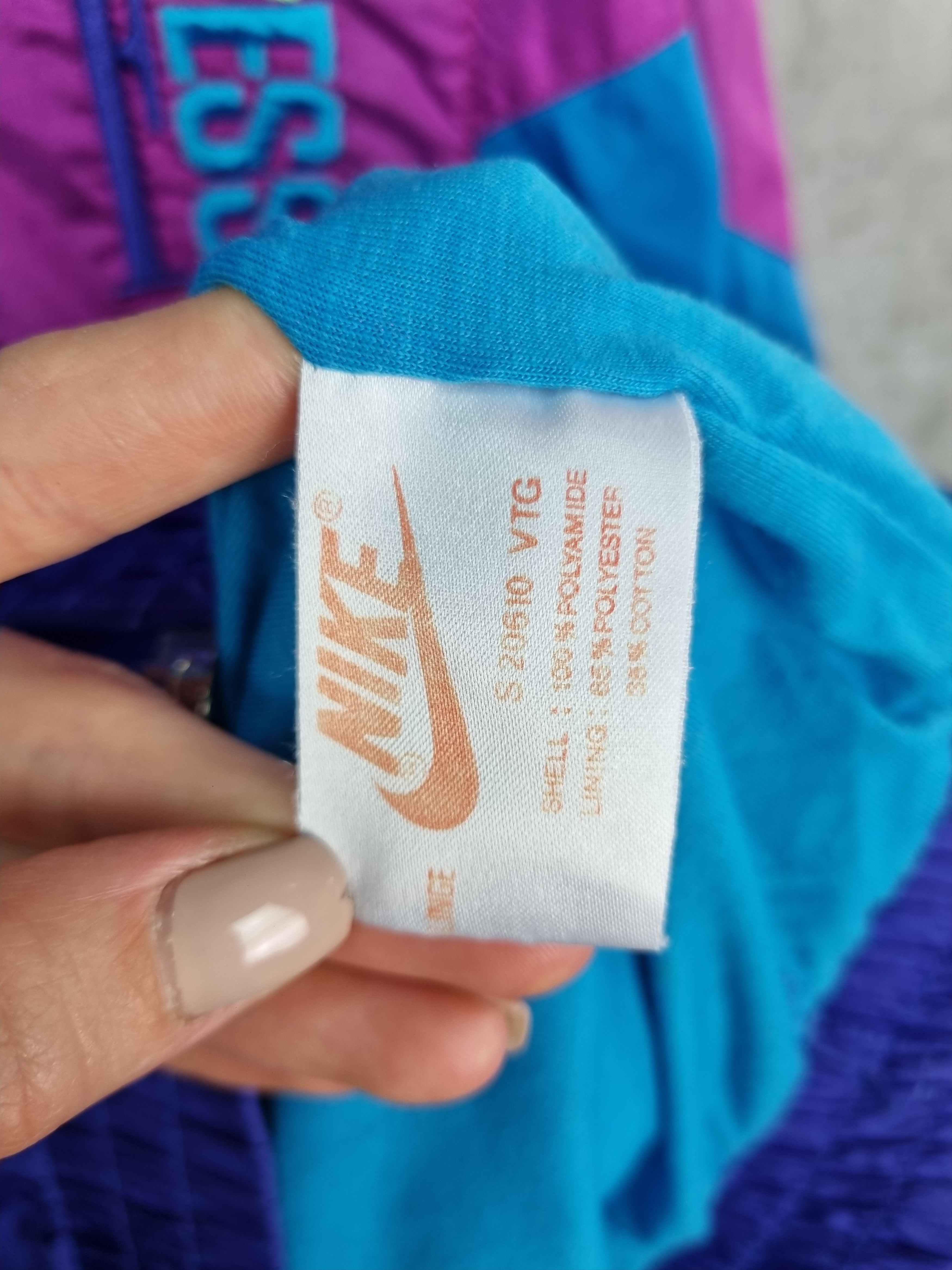 Nike × Vintage 90s Nike Vintage Nylon Attractive Track Top Size US L / EU 52-54 / 3 - 9 Thumbnail