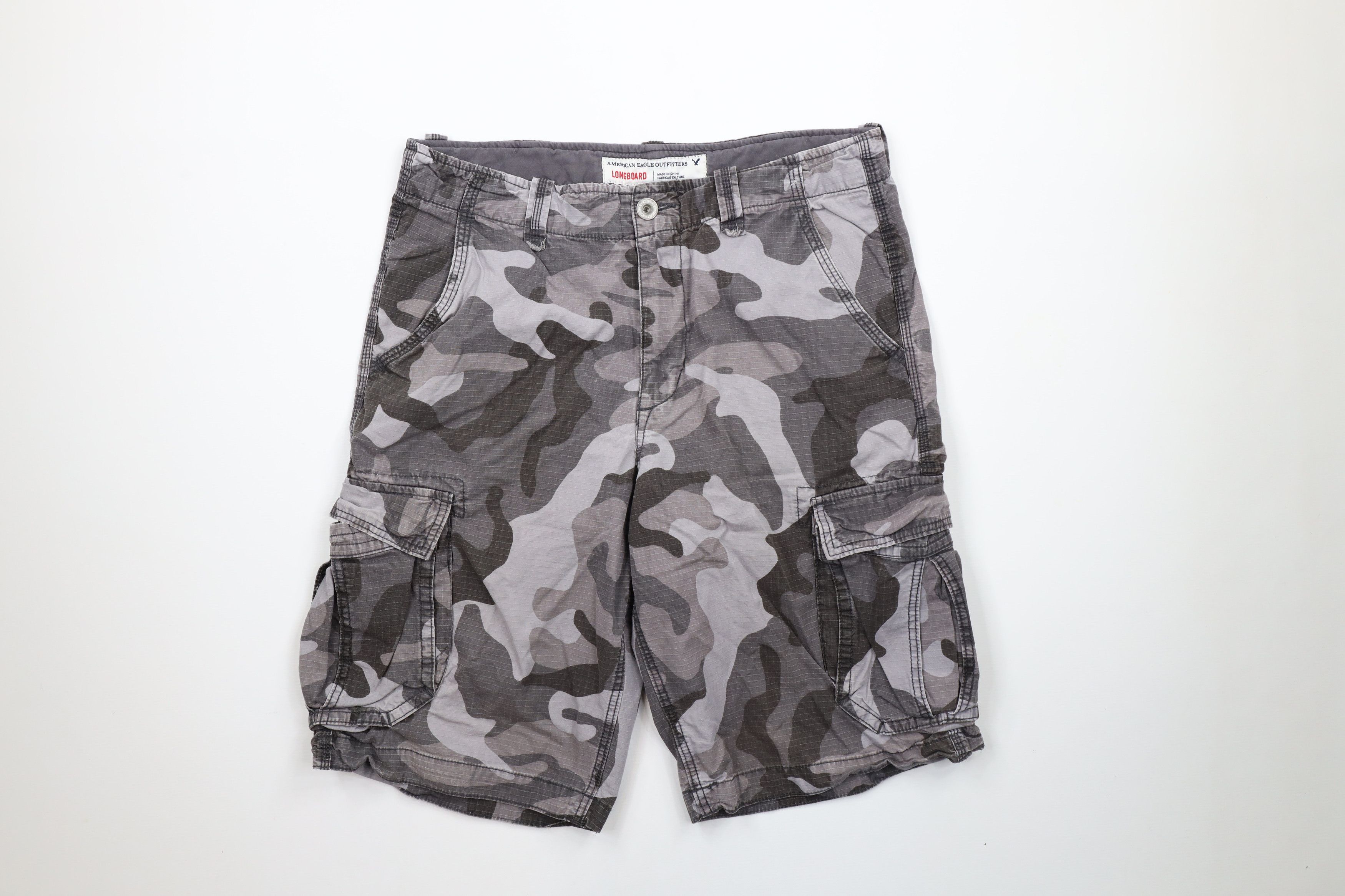 American Eagle Outfitters × Vintage Vintage American Eagle Outfitters Camouflage Cargo Shorts Size US 34 / EU 50 - 1 Thumbnail