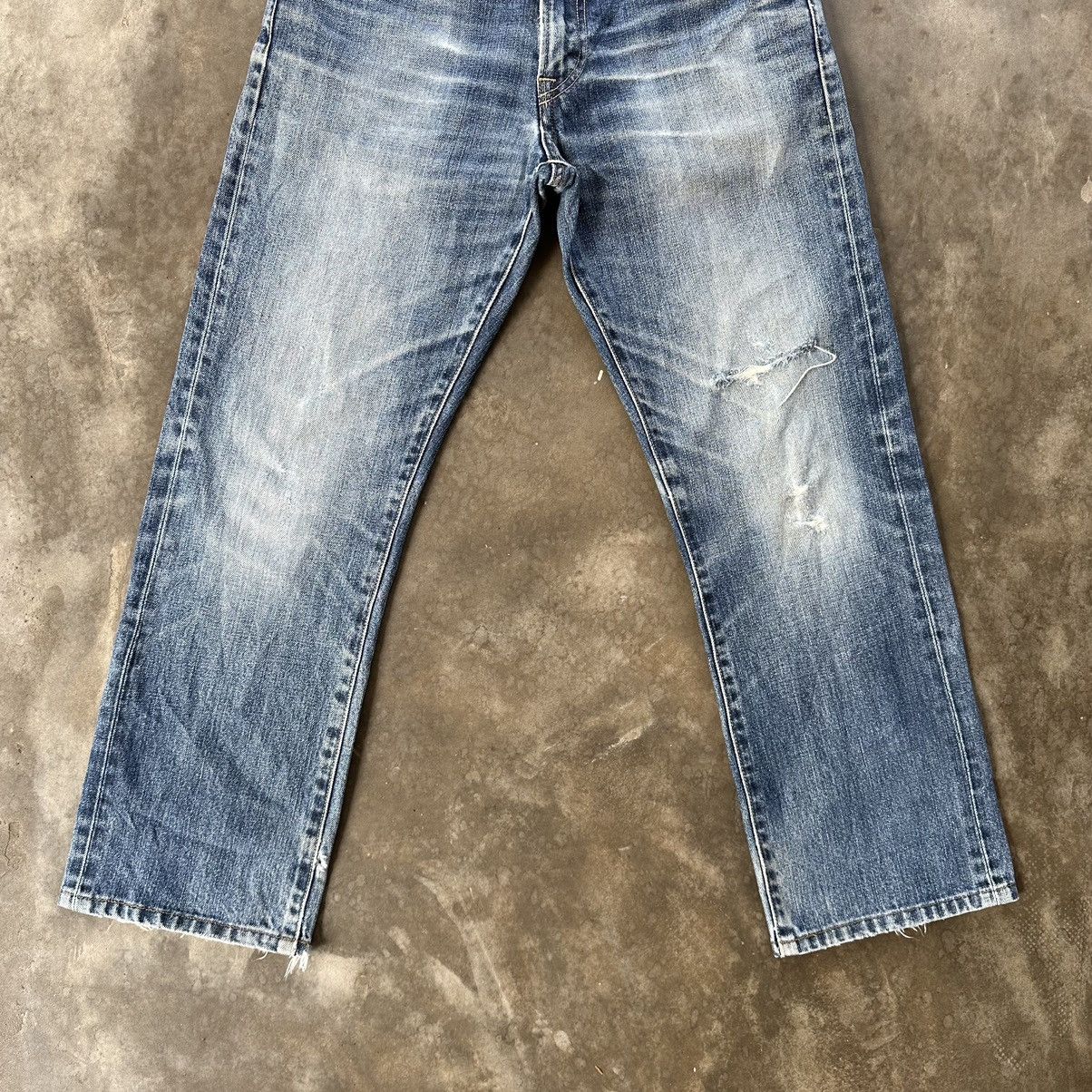 Japanese Brand Vintage Japanese Jean Distressed Denim Faded Pant W28 Size US 28 / EU 44 - 2 Thumbnail