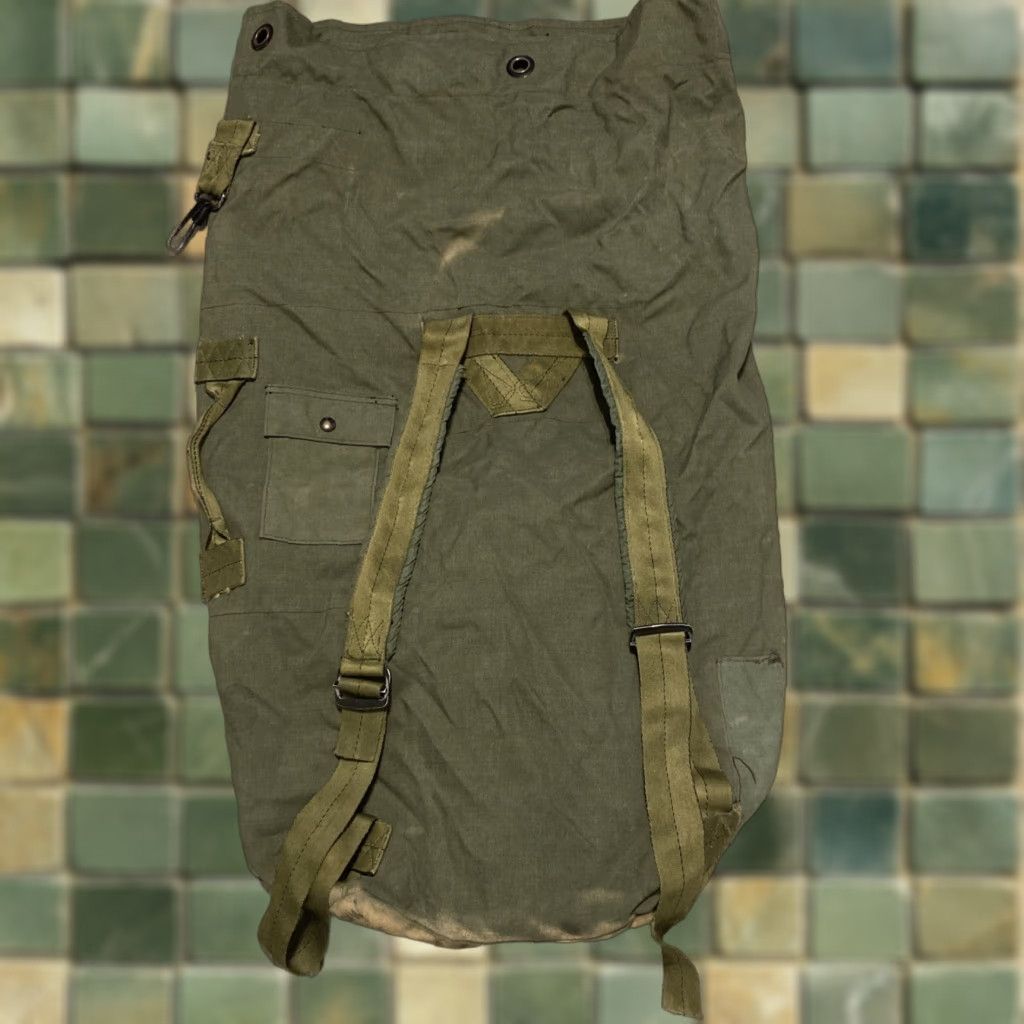 Vintage **US Army Green Military Large Backpack** User: US Army Green Military Large Backpack Size ONE SIZE - 1 Thumbnail