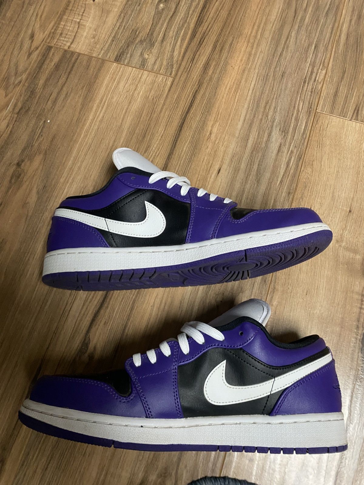 Jordan Brand Jordan 1 lows Size US 9 / EU 42 - 2 Thumbnail