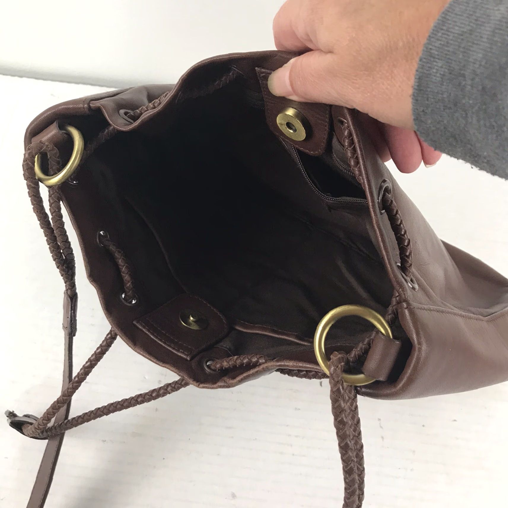 Etienne Aigner VINTAGE Etienne Aigner Brown Leather Shoulder Bag Medium with Braided Drawstring, Business Casual Travel, Womens Size ONE SIZE - 4 Thumbnail
