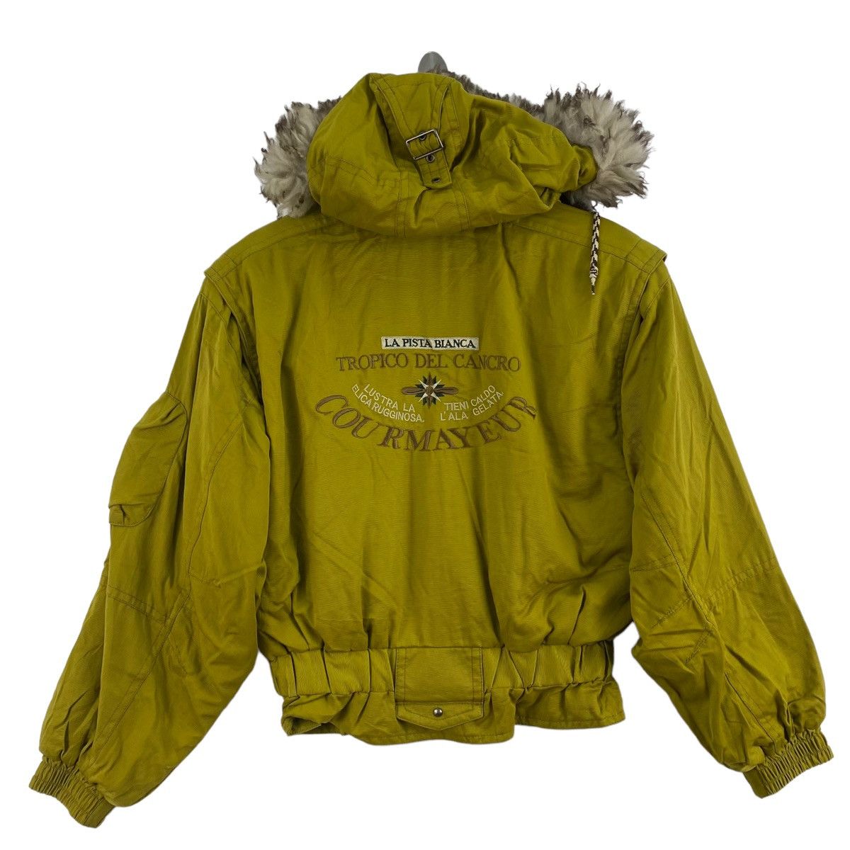 Japanese Brand COURMAYEUR Japanese Brand La Pista Bianca Embroidered Design Size US L / EU 52-54 / 3 - 4 Thumbnail