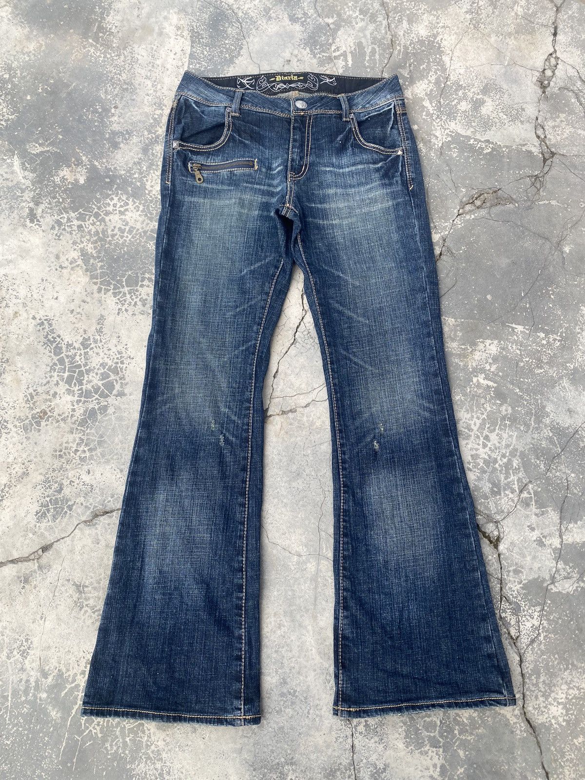 DIARIA Studded Flare