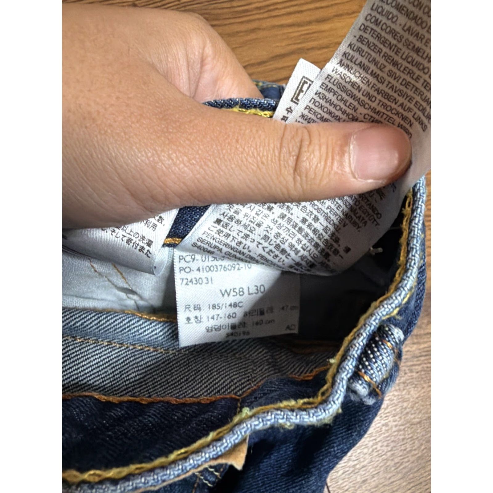 Vintage Levi’s Jeans 560 Blue Comfort Fit Tapered Leg 58x30 Mens 5-Pocket Denim 560 Series Vintage Y2K Retro Old School Hipster Dad Size US 42 / EU 58 - 3 Thumbnail