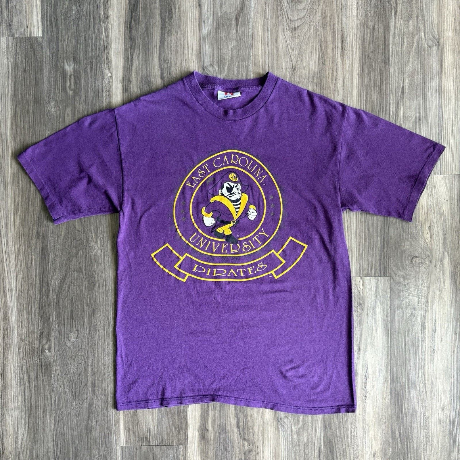 Vintage Vintage East Carolina University Pirates T-Shirt Mens Size L Size US L / EU 52-54 / 3 - 1 Thumbnail