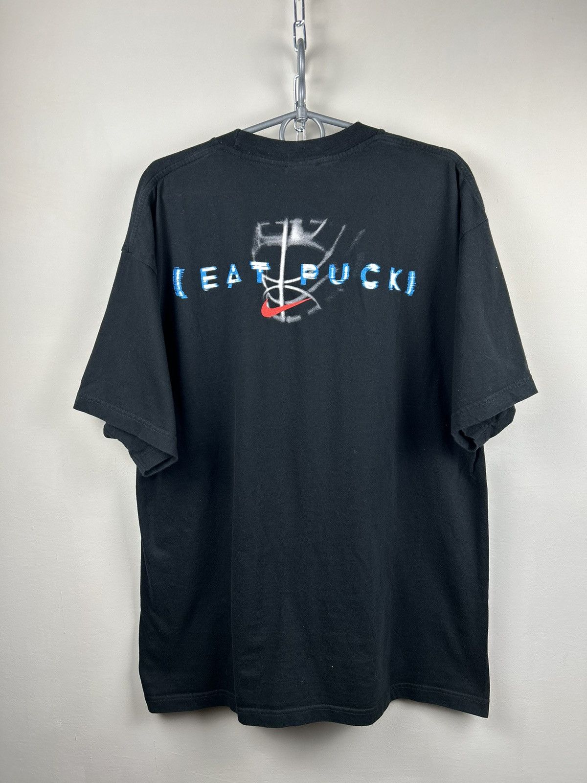 Nike Vintage 90s Nike Eat Puck Center Logo T shirt Size US XL / EU 56 / 4 - 1 Thumbnail