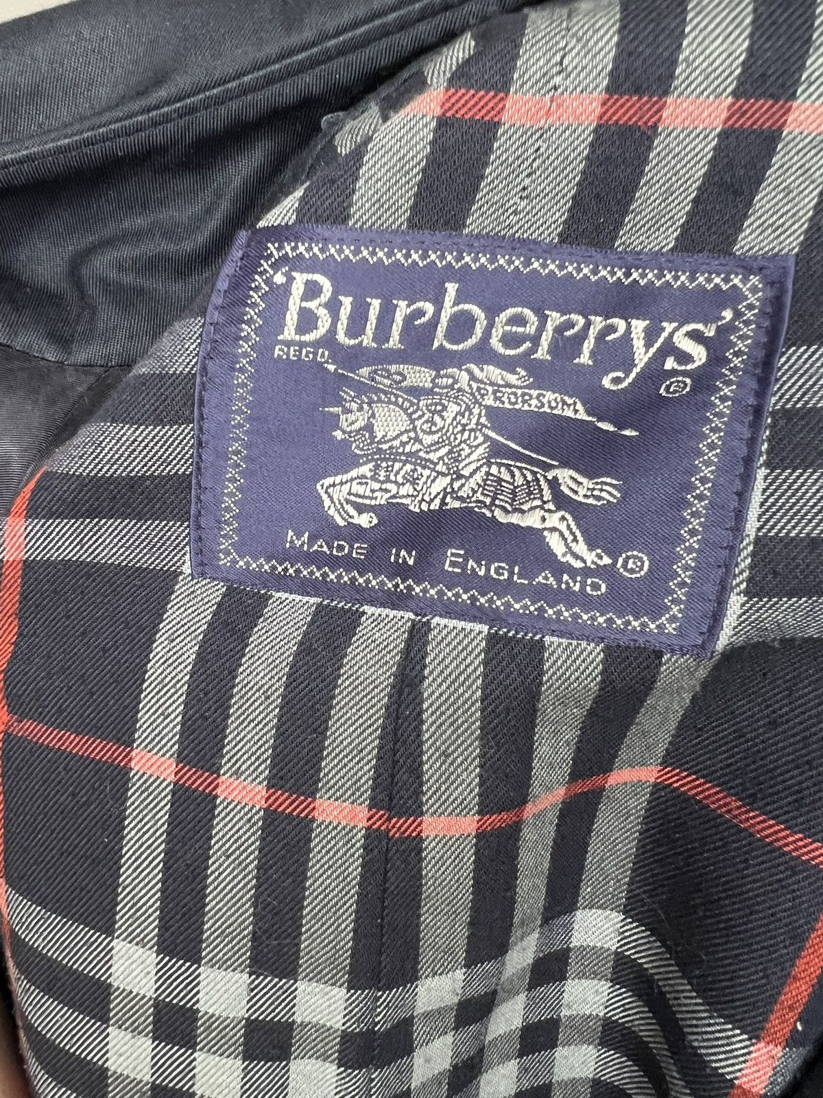 Burberry Vintage Burberry Navy Trench Coat Mens Size US M / EU 48-50 / 2 - 3 Thumbnail