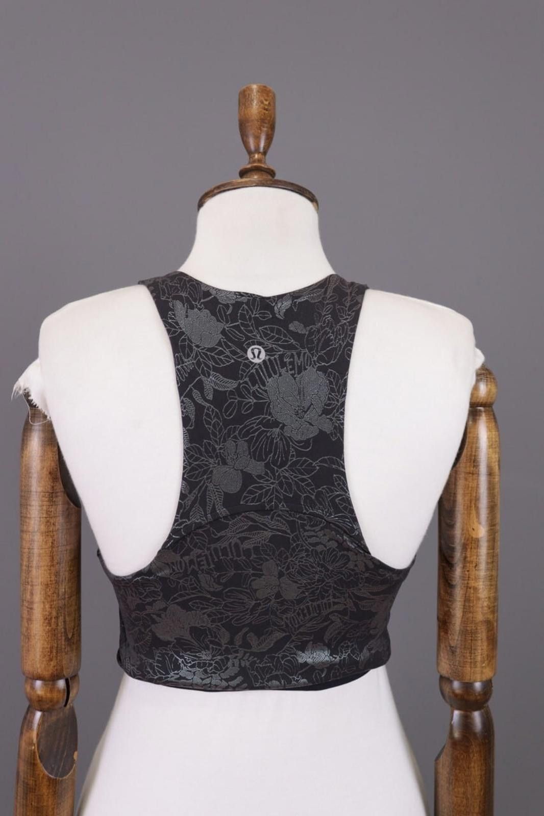 Lululemon Lululemon Athletica Gray Floral Top Sleeveless Shirt Size 6 Size M / US 6-8 / IT 42-44 - 11 Thumbnail