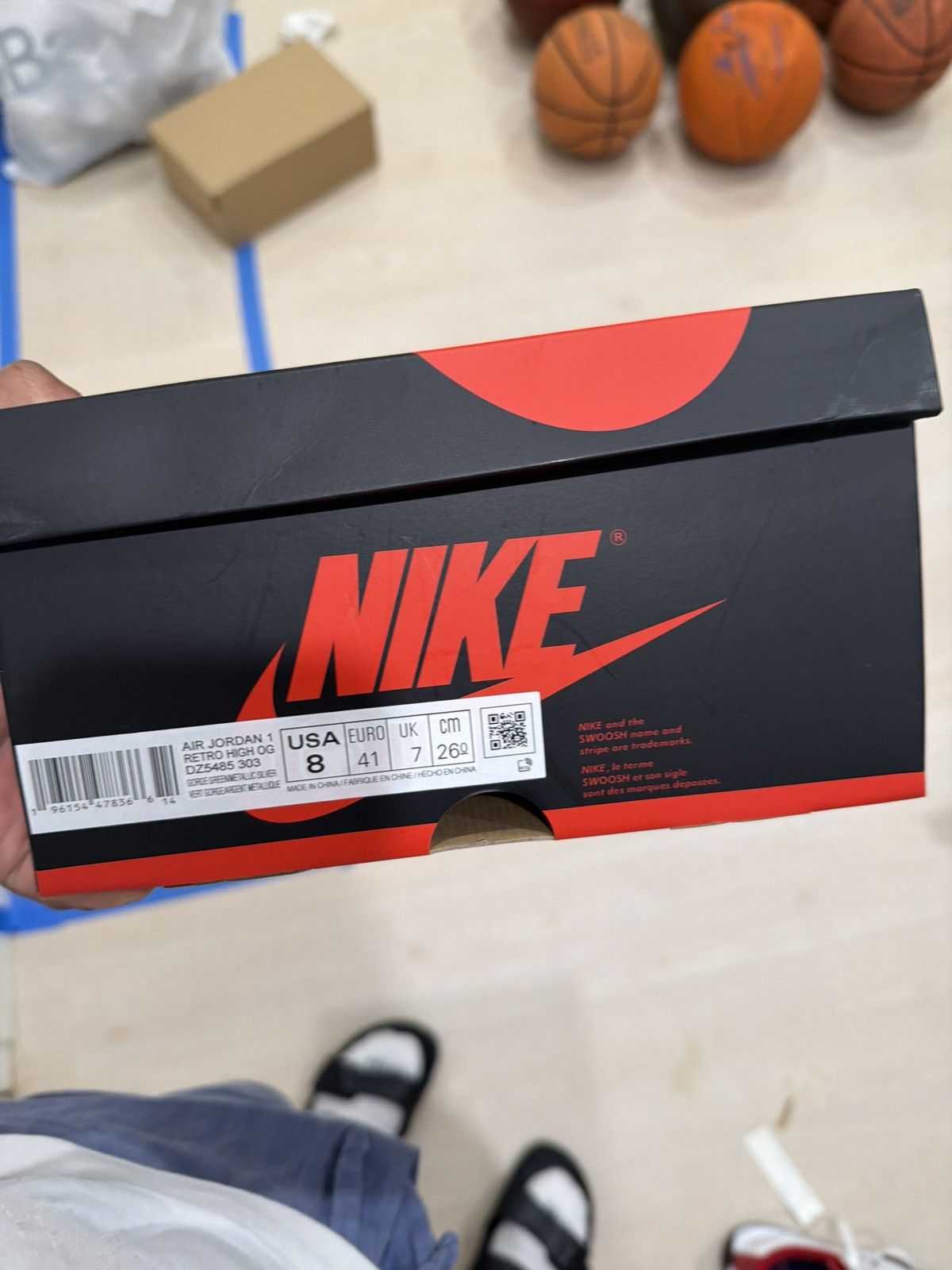 Jordan Brand Air Jordan Retro 1 High OG Size US 8 / EU 41 - 2 Thumbnail