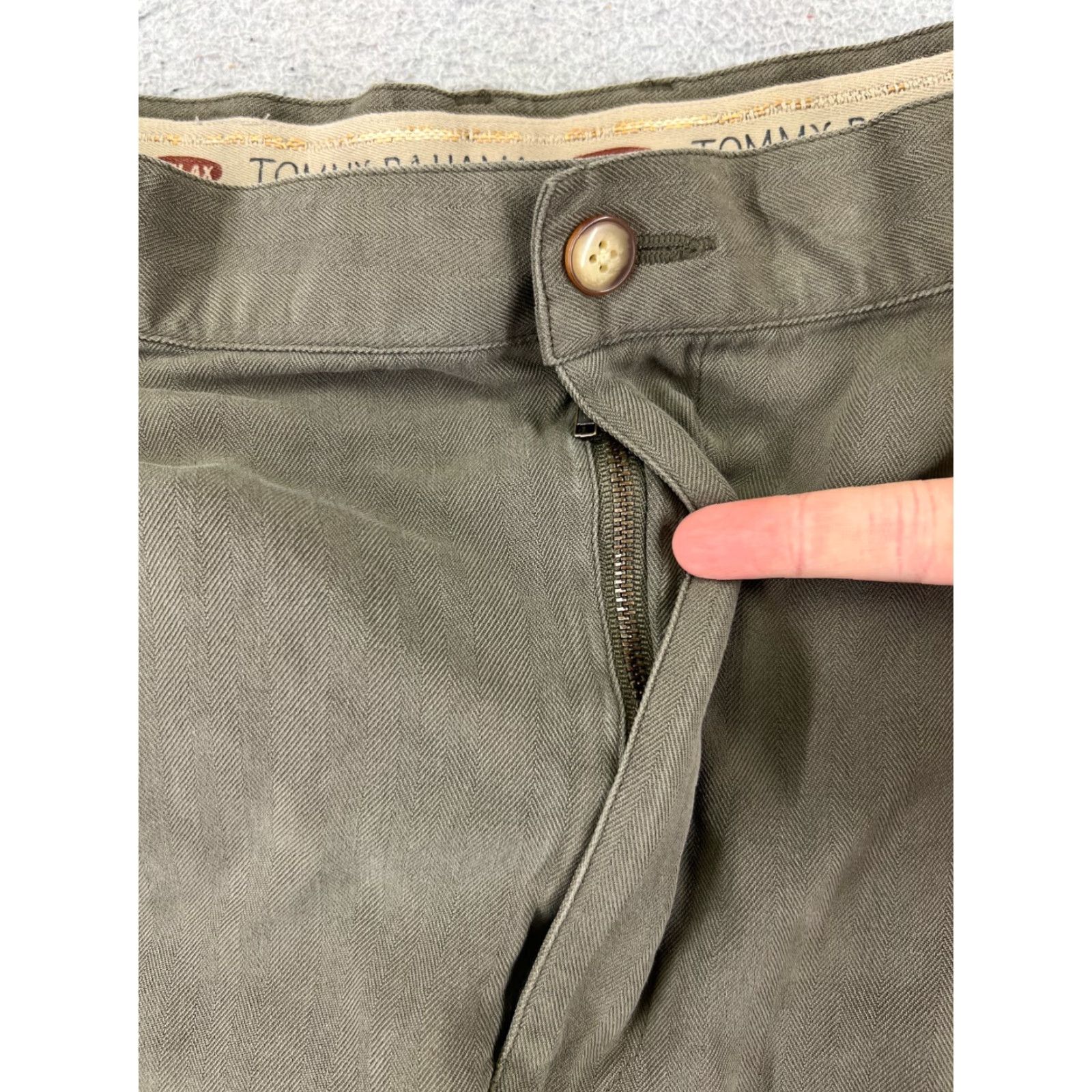 Tommy Bahama Tommy Bahama Shorts Adult 36 Brown Cotton Tencel Blend Pleated Herringbone Size US 36 / EU 52 - 6 Thumbnail
