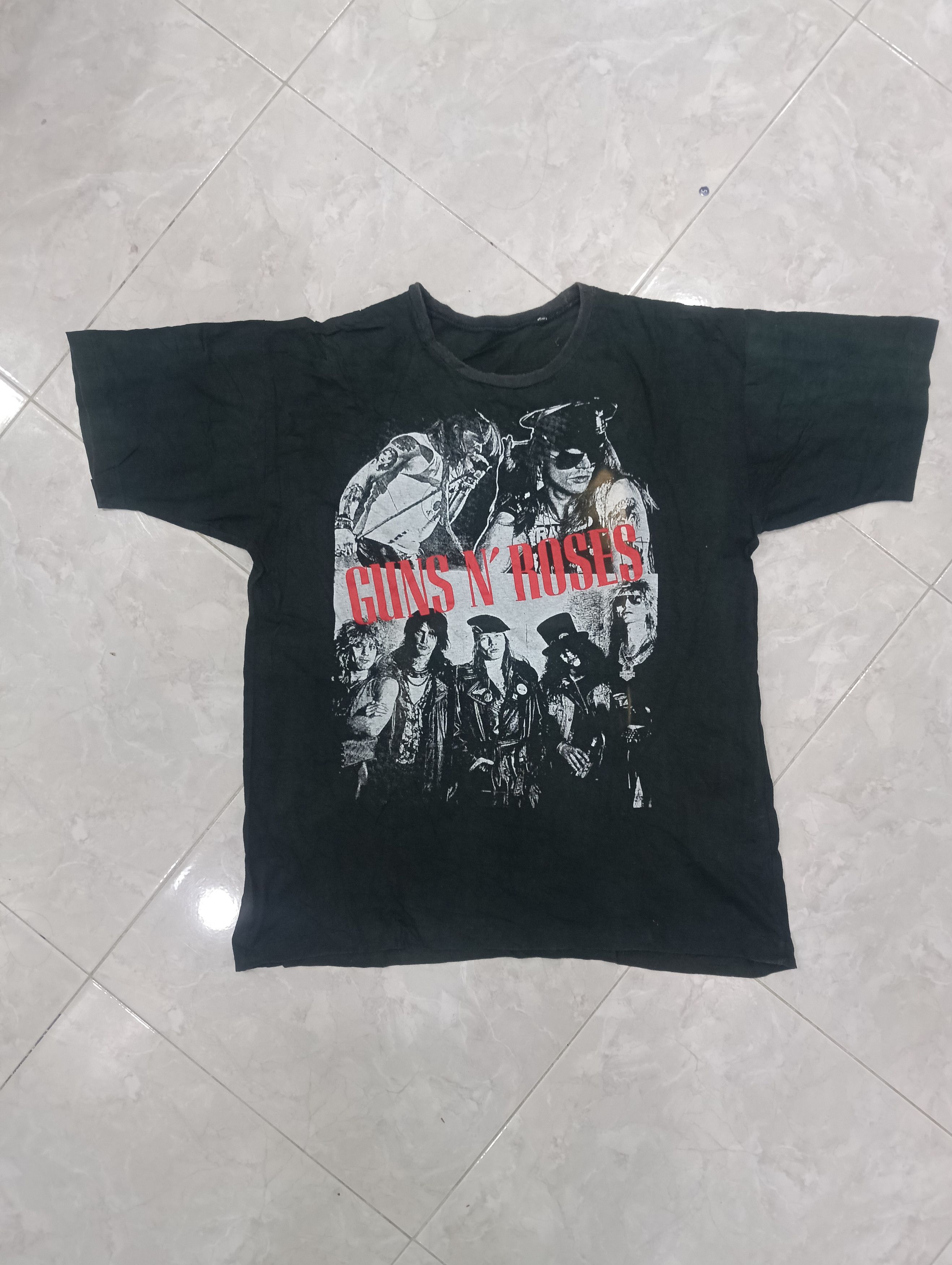 Band Tees Vintage Guns N Roses Great Picture Size US M / EU 48-50 / 2 - 2 Thumbnail