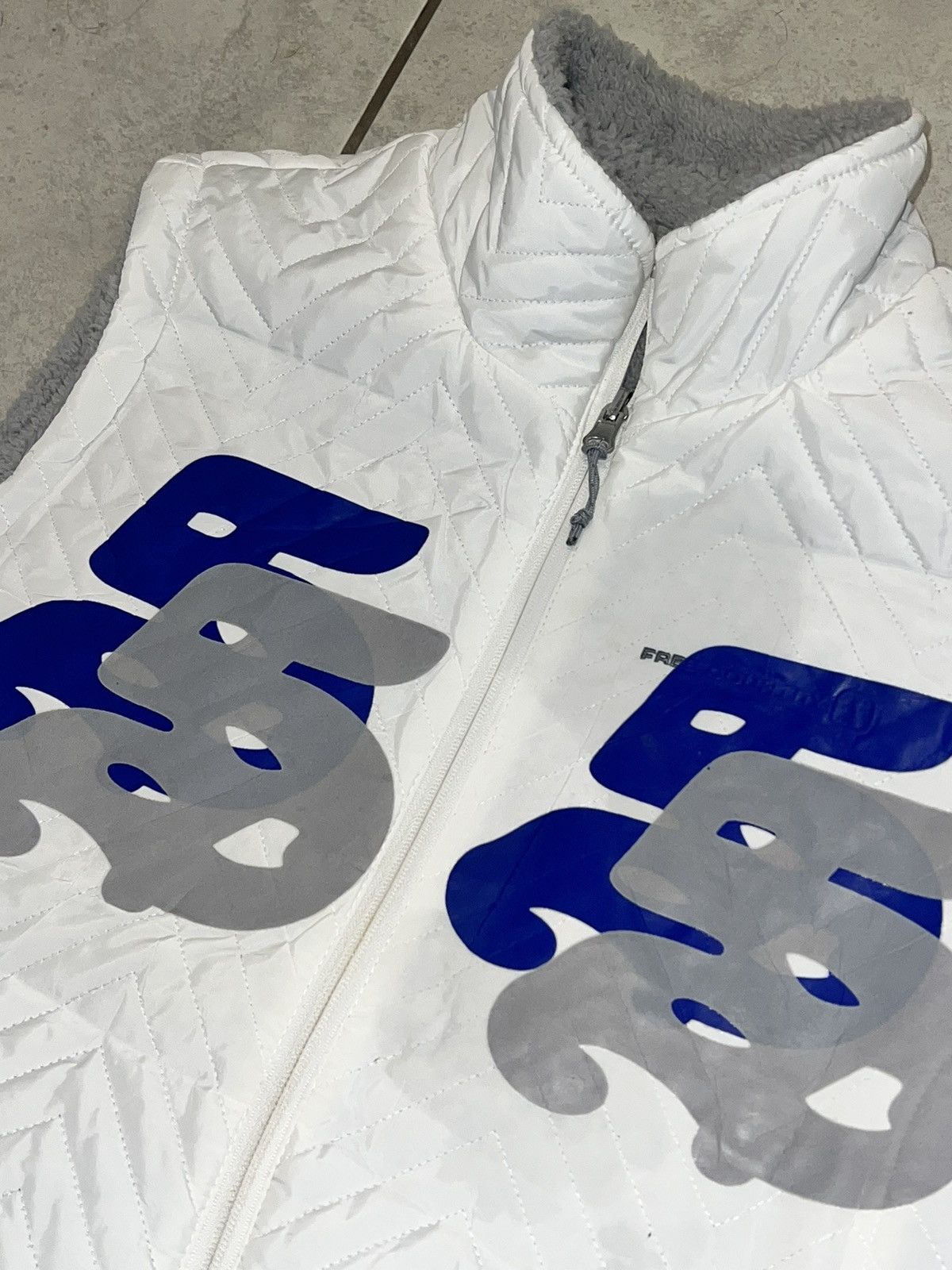 Other Two Seven University White Puffer Vest Fur lined w Grey fur🏂 Size US L / EU 52-54 / 3 - 3 Thumbnail