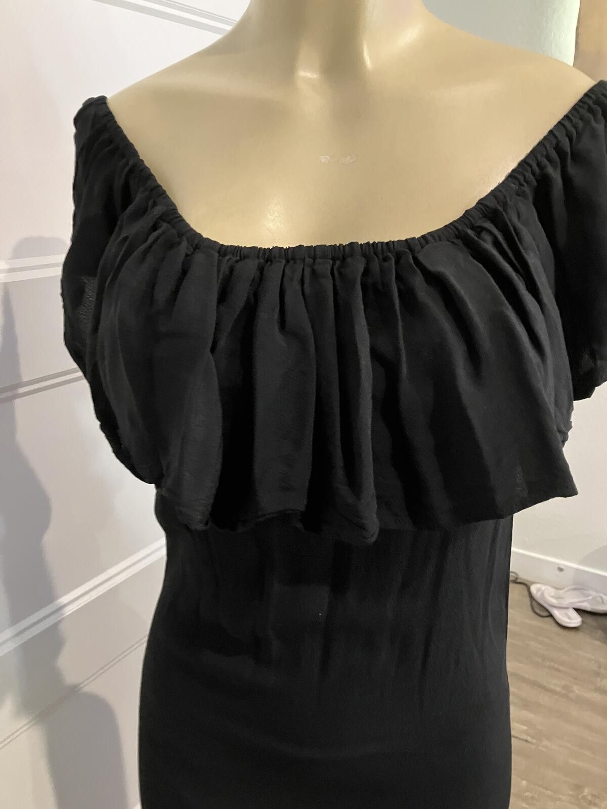 Other NWOT Black Off-Shoulder Maxi Dress with Ruffle Detail Size XS / US 0-2 / IT 36-38 - 3 Thumbnail