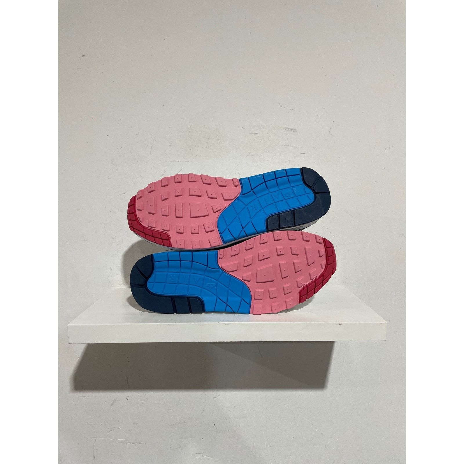 Nike NIKE AIR MAX 1 PARRA 2018 SIZE 9.5 NEW Size US 9.5 / EU 42-43 - 4 Thumbnail