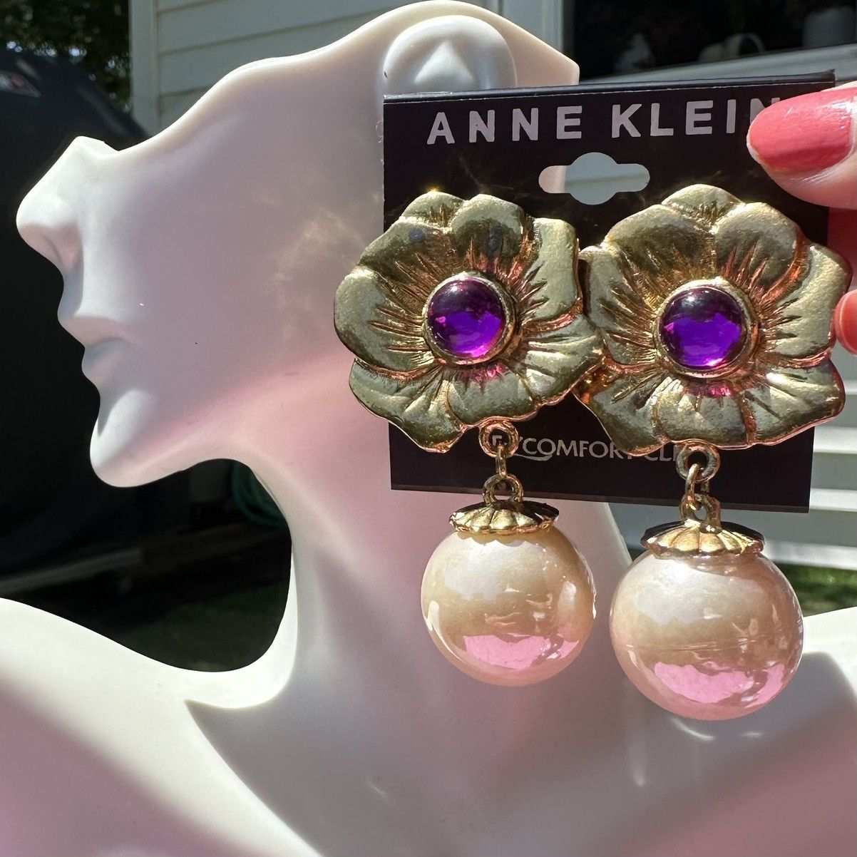 Anne Klein × Designer Anne Klein gold flower purple diamonds pearl drops clip on Size ONE SIZE - 1 Thumbnail